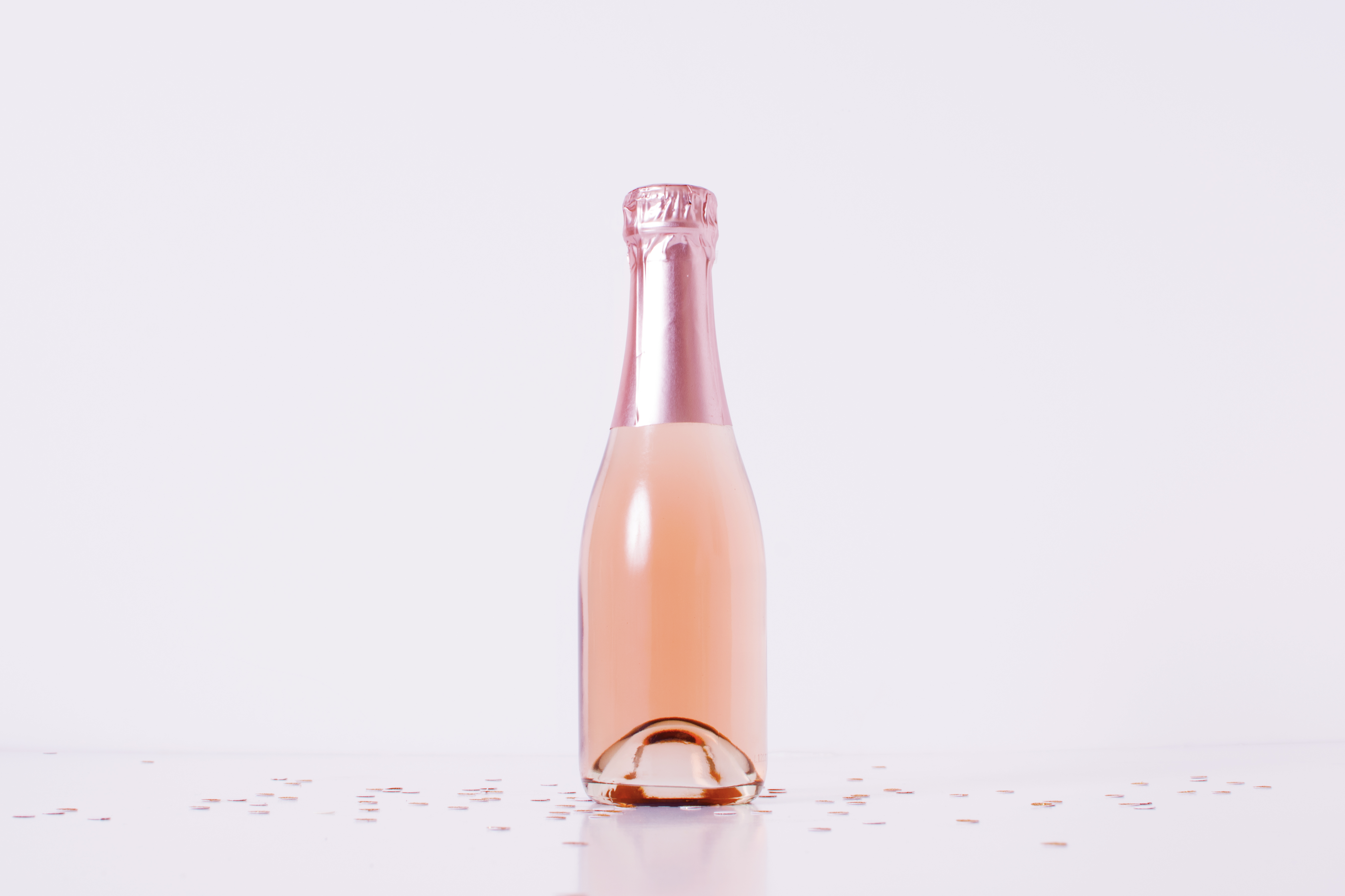 迷你香槟包装标签设计提案展示样机 Mini Champagne Bottle Mock Up Bundle插图3