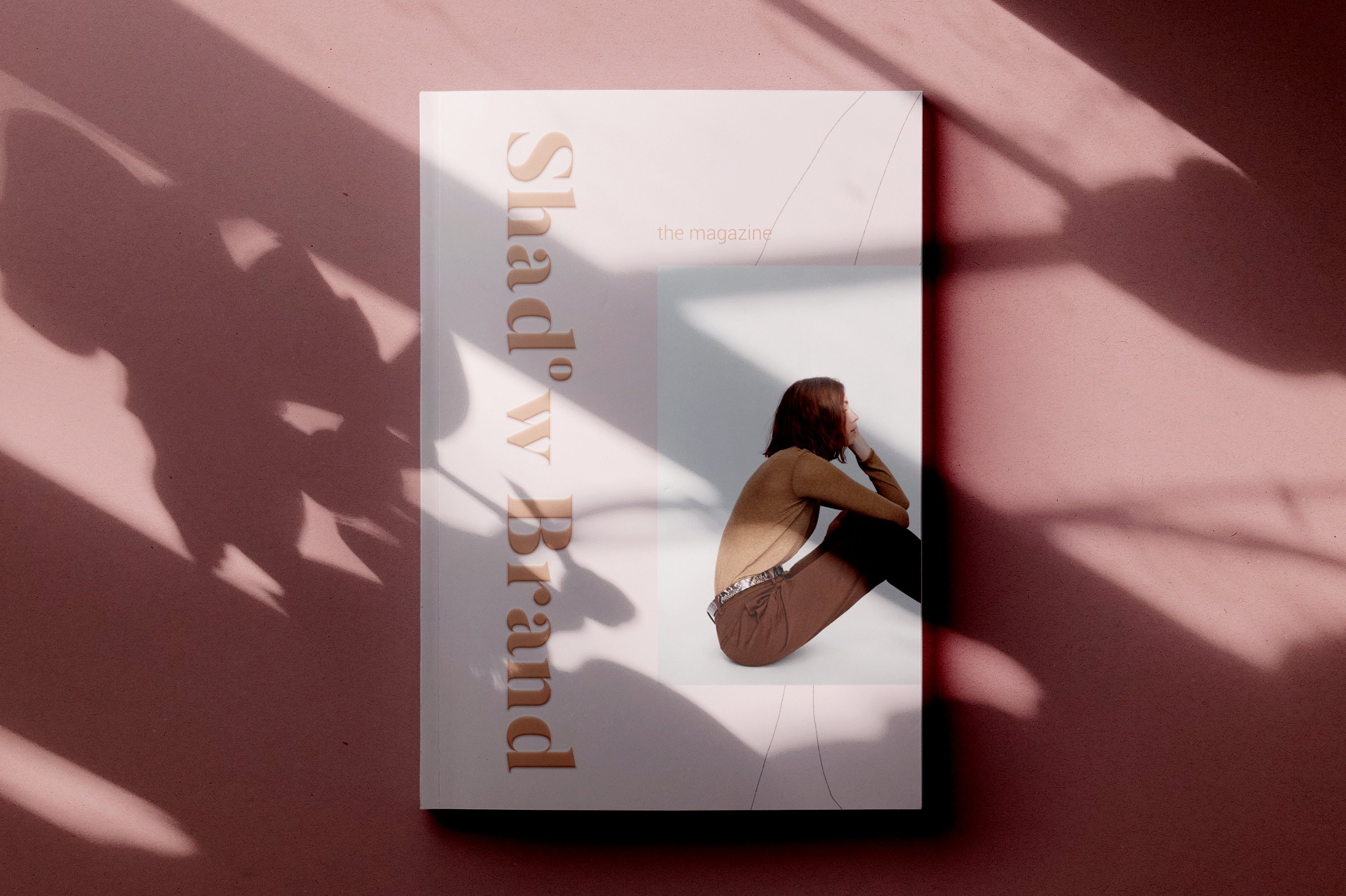 带有阴影的杂志画册设计提案展示样机 Shadow Brand – Magazine Mockups插图5