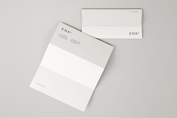 品牌设计提案信封和A4折叠信头展示样机 Envelope and A4 Folded Letterhead Mockup