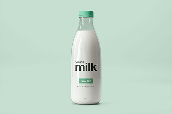 精美的牛奶玻璃瓶样机PSD模板 Milk Glass Bottle Mockup