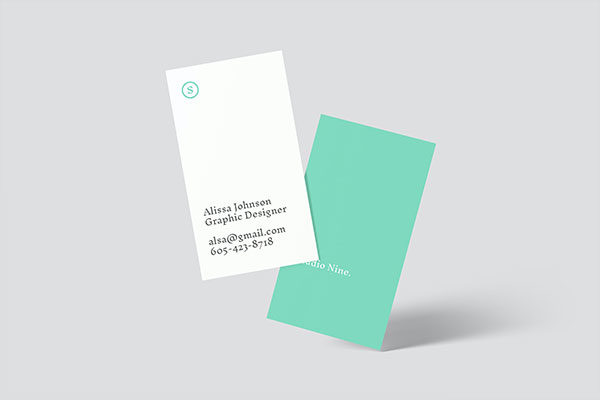 竖版商务名片设计样机模板 Vertical Business Card Mockups