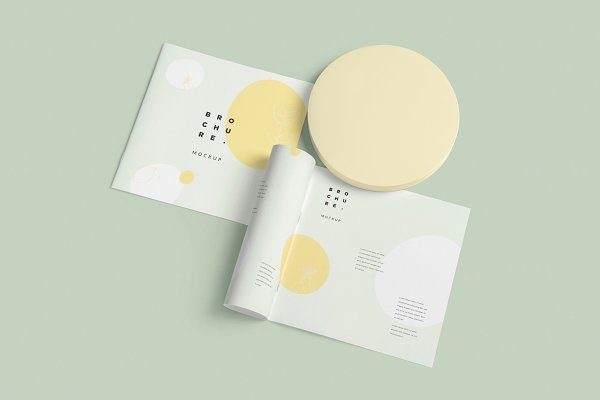 软封面方形小册子设计展示样机 Soft Cover Square Brochure Mockups