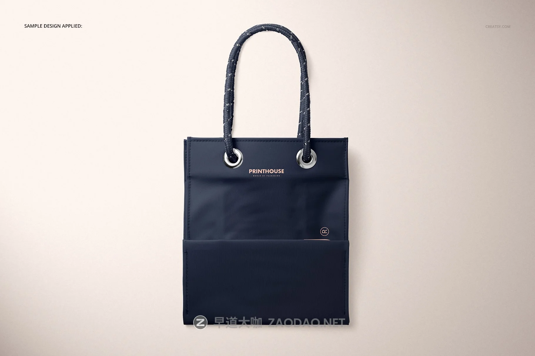 亚光PVC购物手提袋设计展示贴图样机模板 Matte PVC Reusable Tote Bag Mockups插图7 亚光PVC购物手提袋设计展示贴图样机模板 Matte PVC Reusable Tote Bag Mockups插图7
