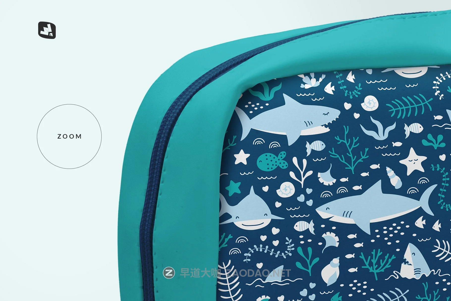 皮革旅行单肩背包设计展示样机套件 Front View Travel Kit Mockup插图5 皮革旅行单肩背包设计展示样机套件 Front View Travel Kit Mockup插图5