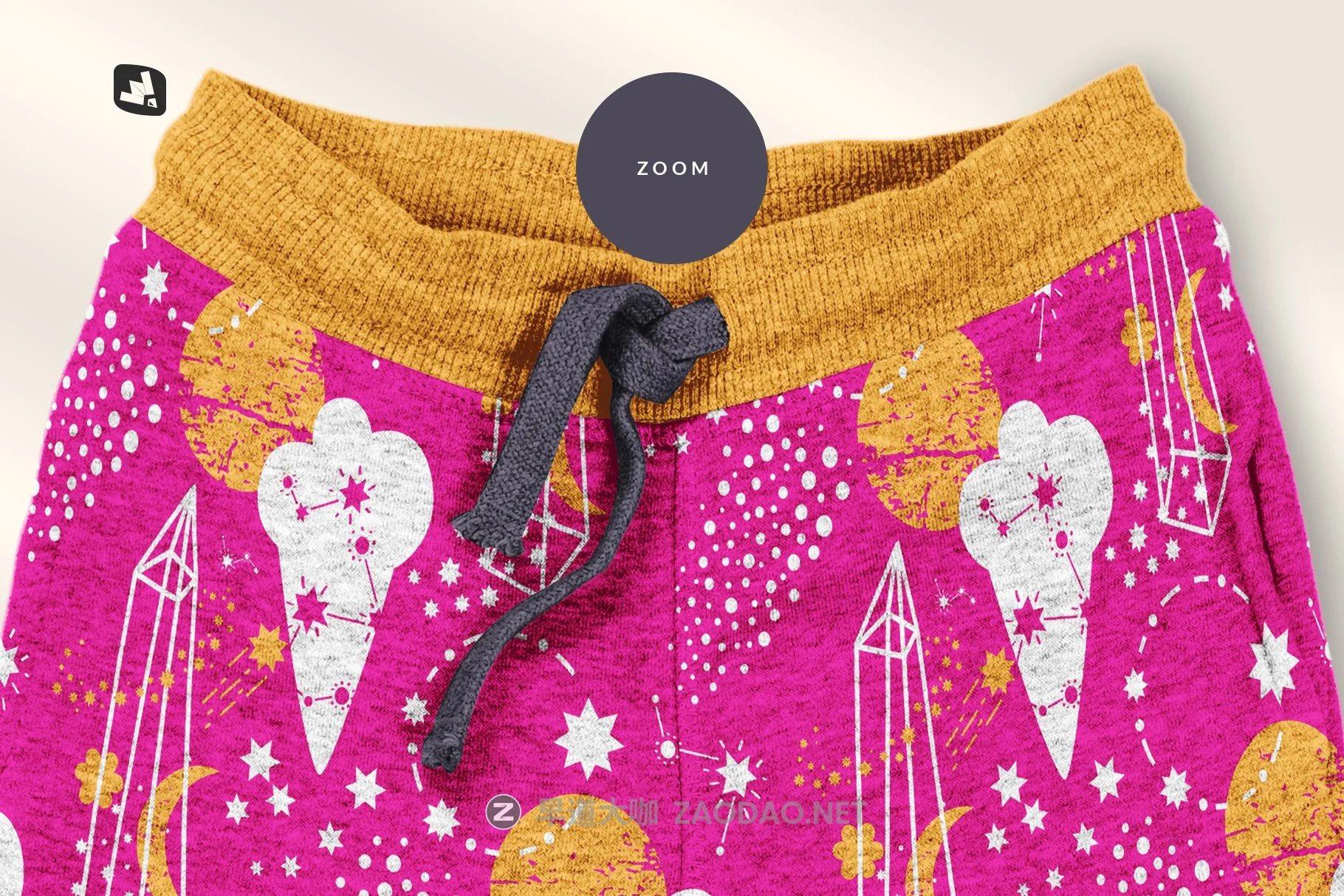 顶视图儿童运动裤印花图案设计展示贴图样机 Top View Infant Track Pants Mockup插图5 顶视图儿童运动裤印花图案设计展示贴图样机 Top View Infant Track Pants Mockup插图5