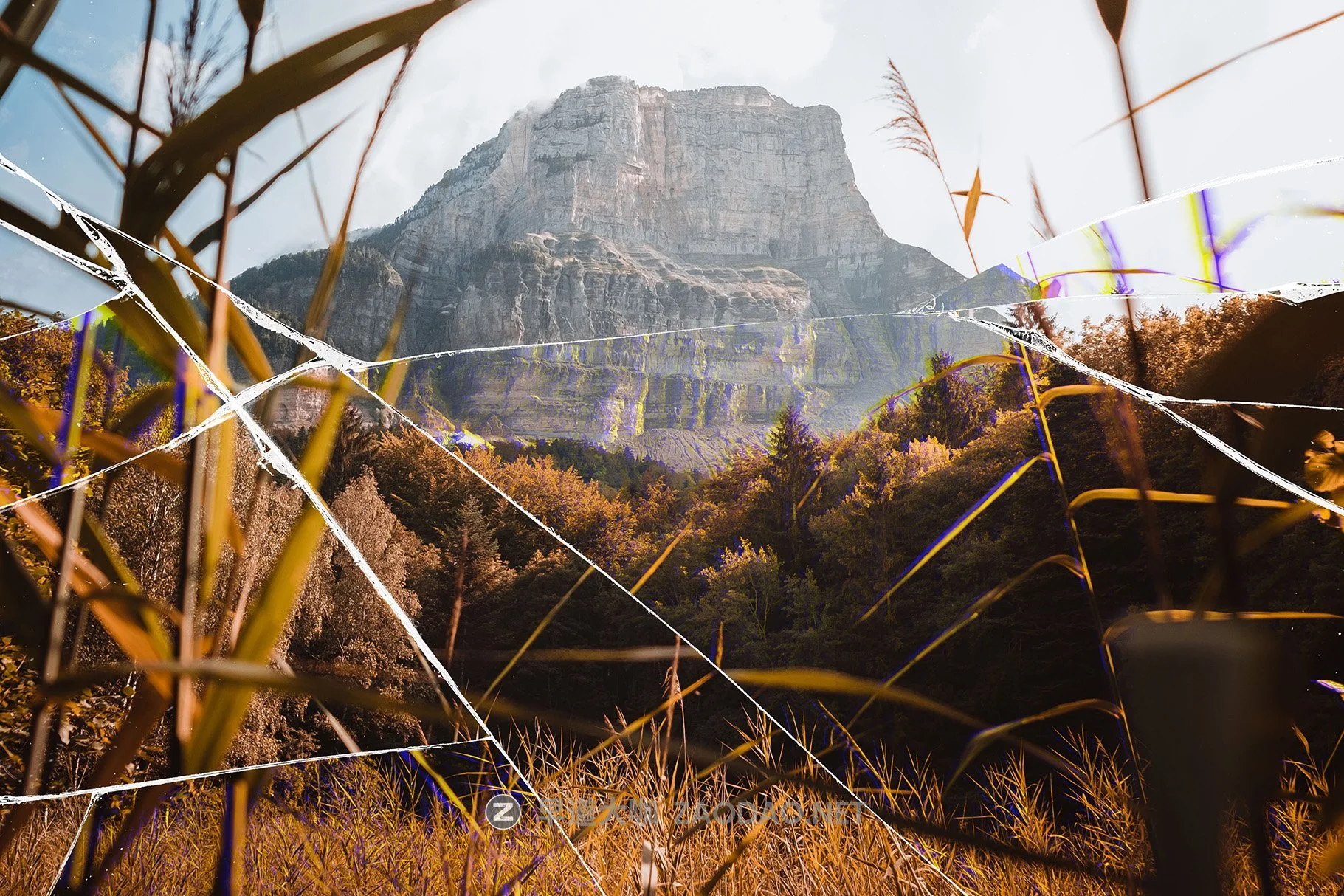 潮流破裂破碎玻璃效果照片处理特效PS样式模板素材 Broken Mirror Photo Effect插图3 潮流破裂破碎玻璃效果照片处理特效PS样式模板素材 Broken Mirror Photo Effect插图3