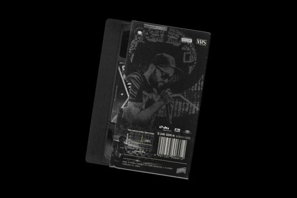 潮流复古盒式磁带包装盒设计展示贴图模板PS素材 VSSSART – VHS Mockup