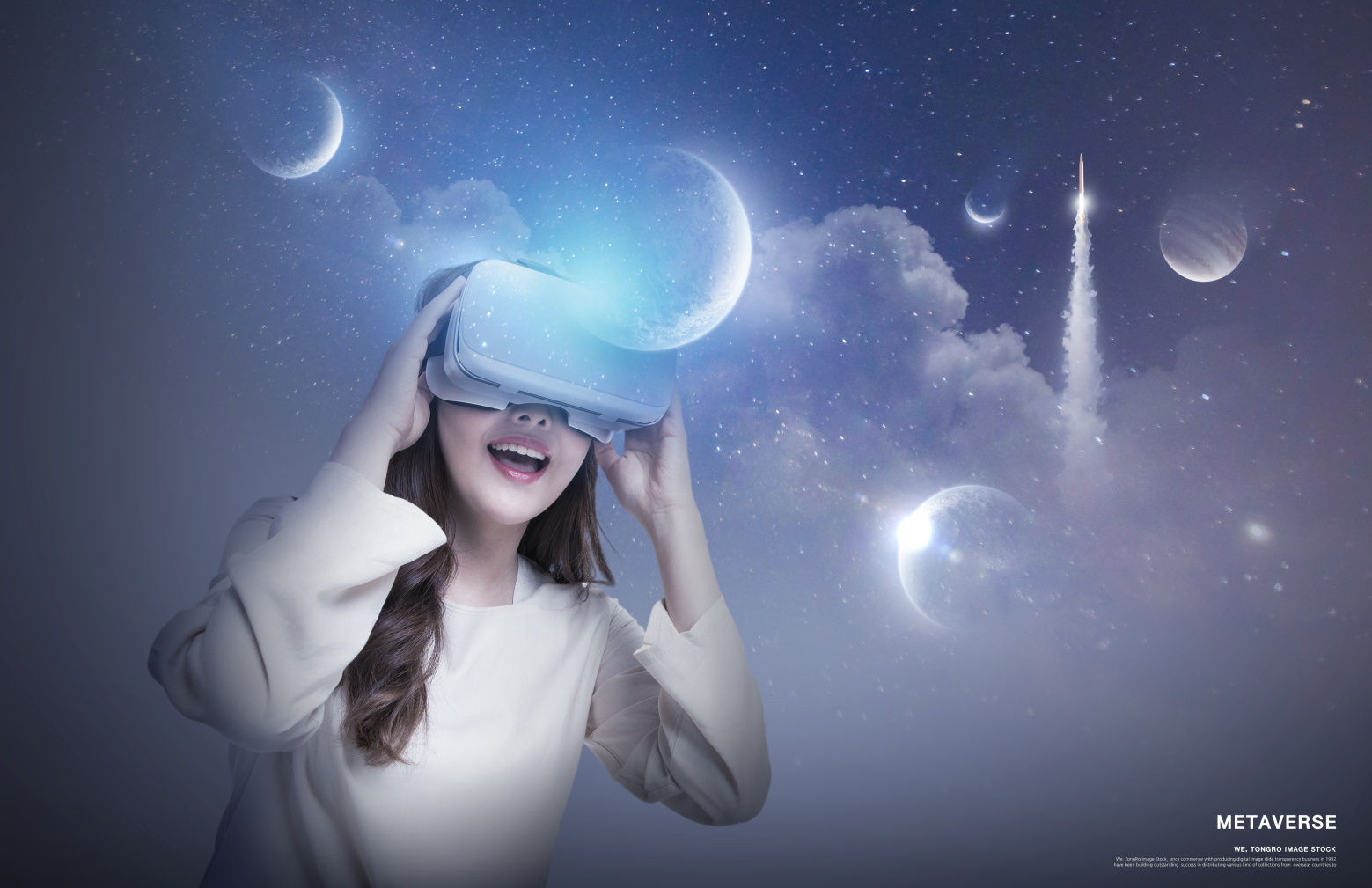 8款人物VR投影虚拟空间科技展板海报设计PSD模板素材 VR Virtual Poster Template插图2
