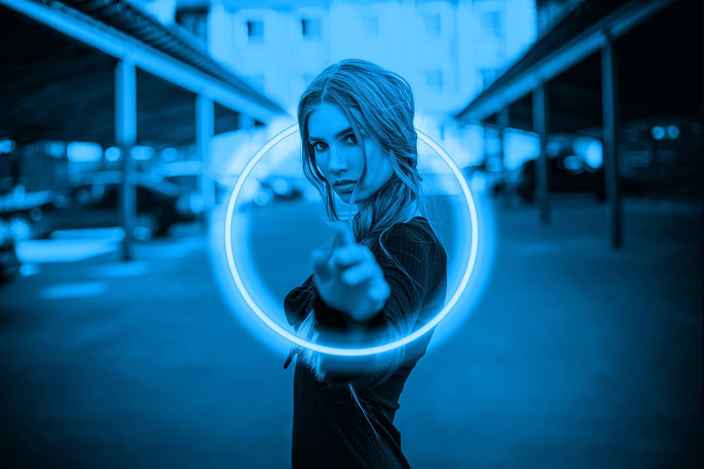 梦幻霓虹效果照片处理特效Ps样式模板素材 Neon Shapes Photo Effect插图2