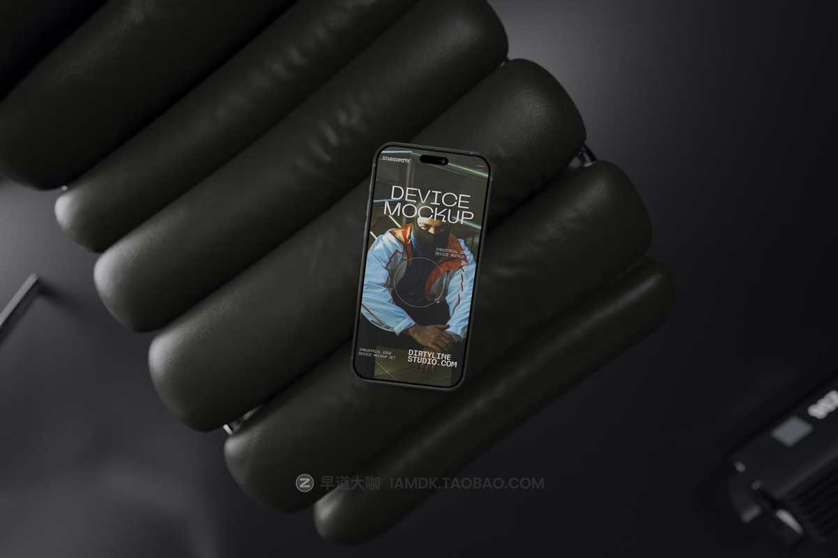 5款黑化风苹果iPhone 14 Pro手机屏幕APP界面设计展示贴图PSD样机模板 Phone Mockup Device插图1