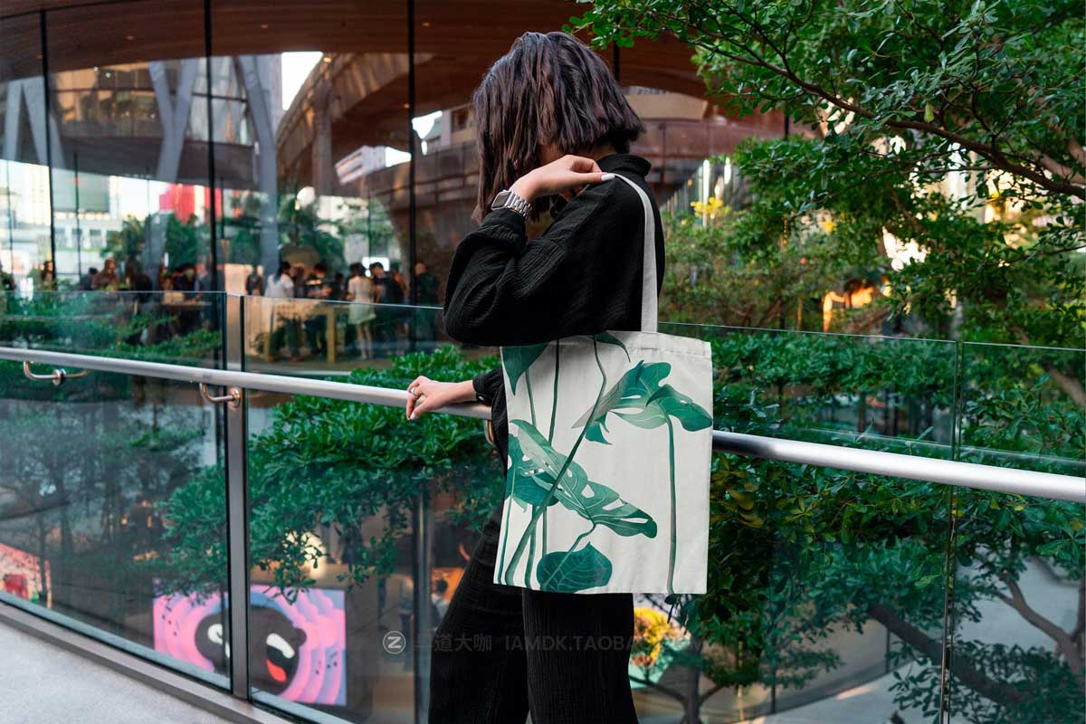 19款时尚单肩帆布包手提袋印花图案设计PS展示贴图样机模板素材 Tote Bag Urban MockUps插图2