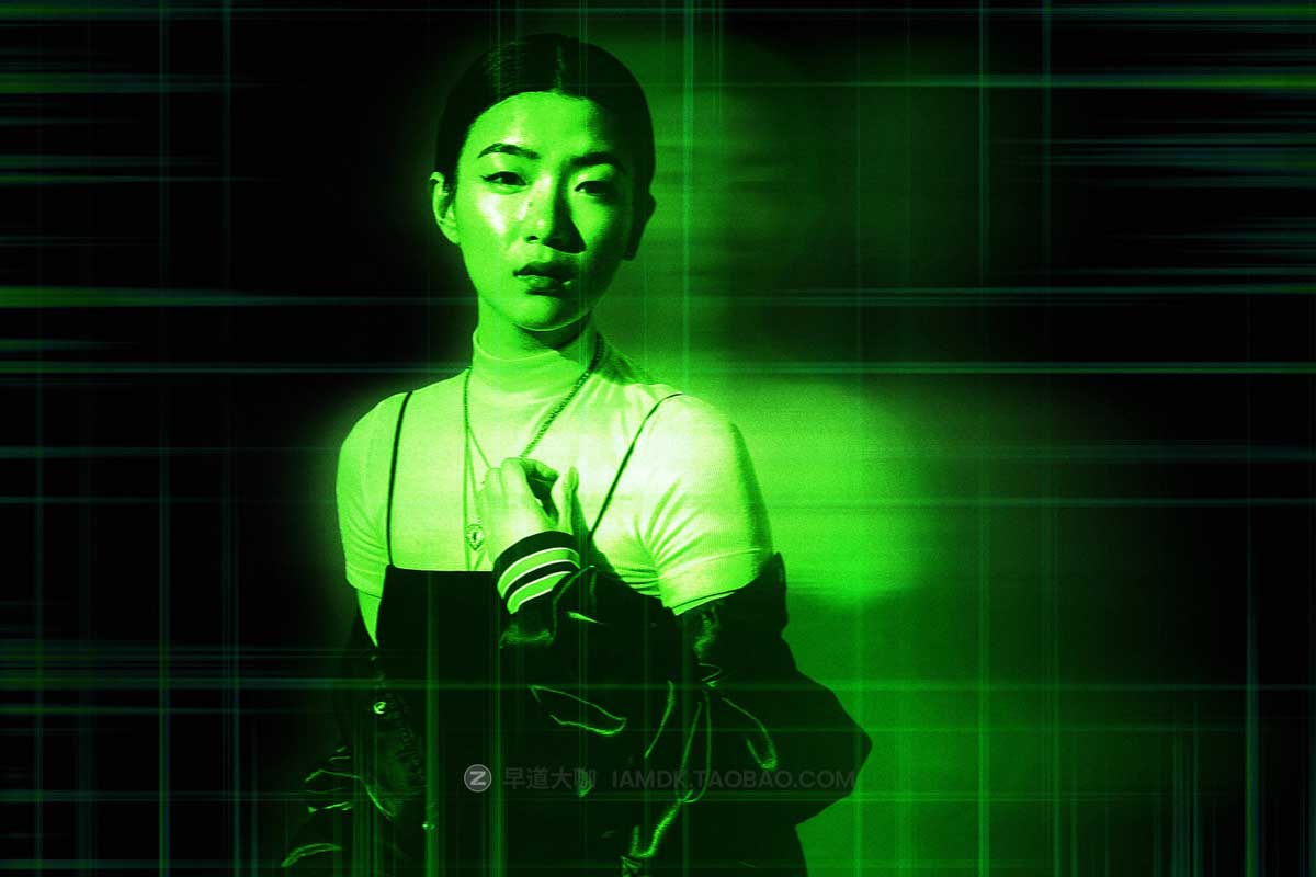 未来科幻赛博朋克信号故障照片修图特效PS样机模板设计素材 Hologram Glitch Photo Effect插图4