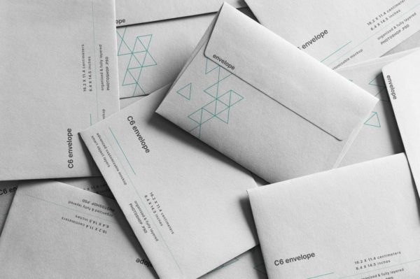 时尚独立分散C6信封设计LOGO贴图效果图PSD样机模板素材 Scattered Envelopes Mockup