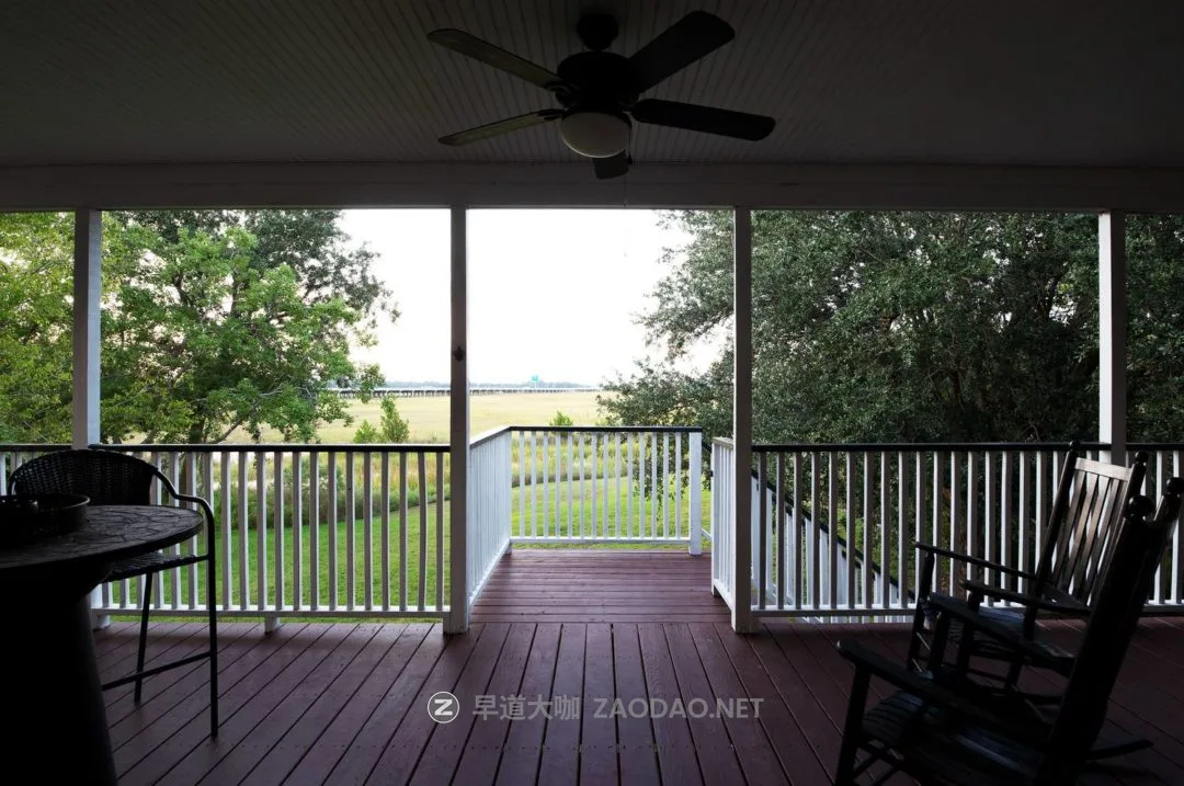 lee_porch_before_2 lee_porch_before_2
