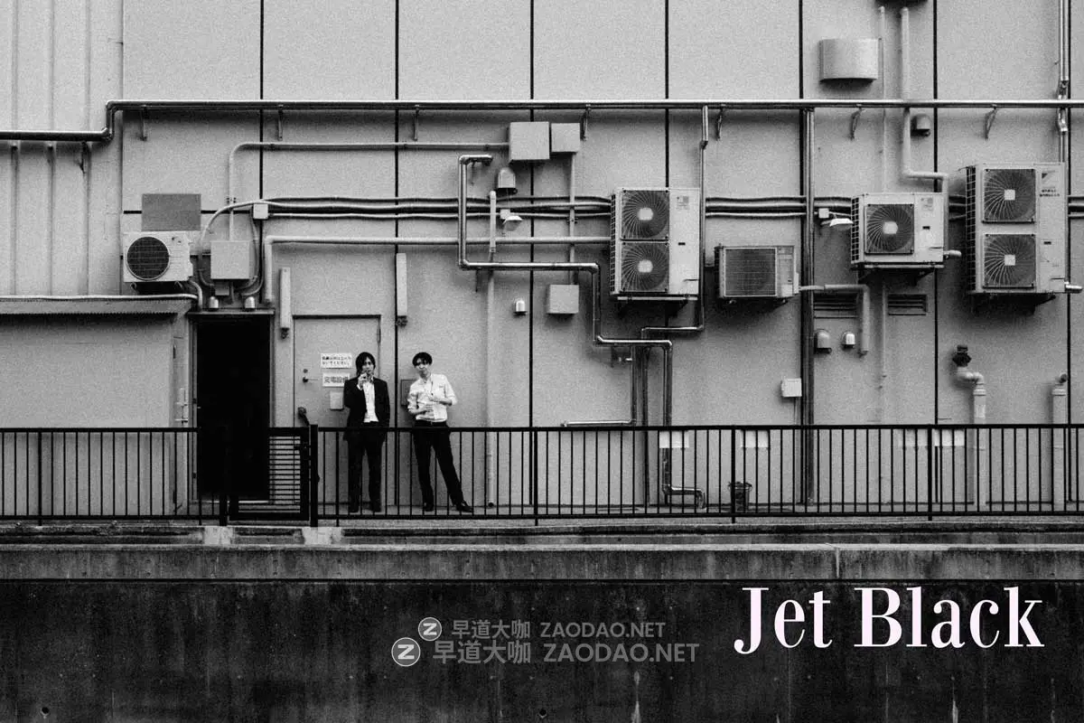 高级复古电影外观胶片模拟颗粒漏光晕影纹理人文扫街照片调色Lightroom预设 Eren Jam – CineFilm Preset插图1 高级复古电影外观胶片模拟颗粒漏光晕影纹理人文扫街照片调色Lightroom预设 Eren Jam – CineFilm Preset插图1