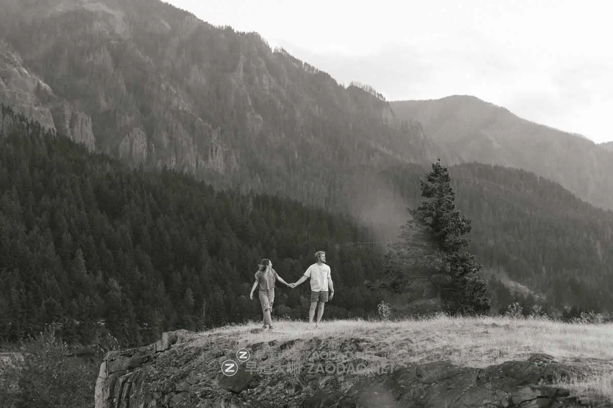 柔和绿色黑白色调冒险旅拍婚礼风景照片调色Lightroom预设 Carley Mae – Jade Pack Presets插图14 柔和绿色黑白色调冒险旅拍婚礼风景照片调色Lightroom预设 Carley Mae – Jade Pack Presets插图14