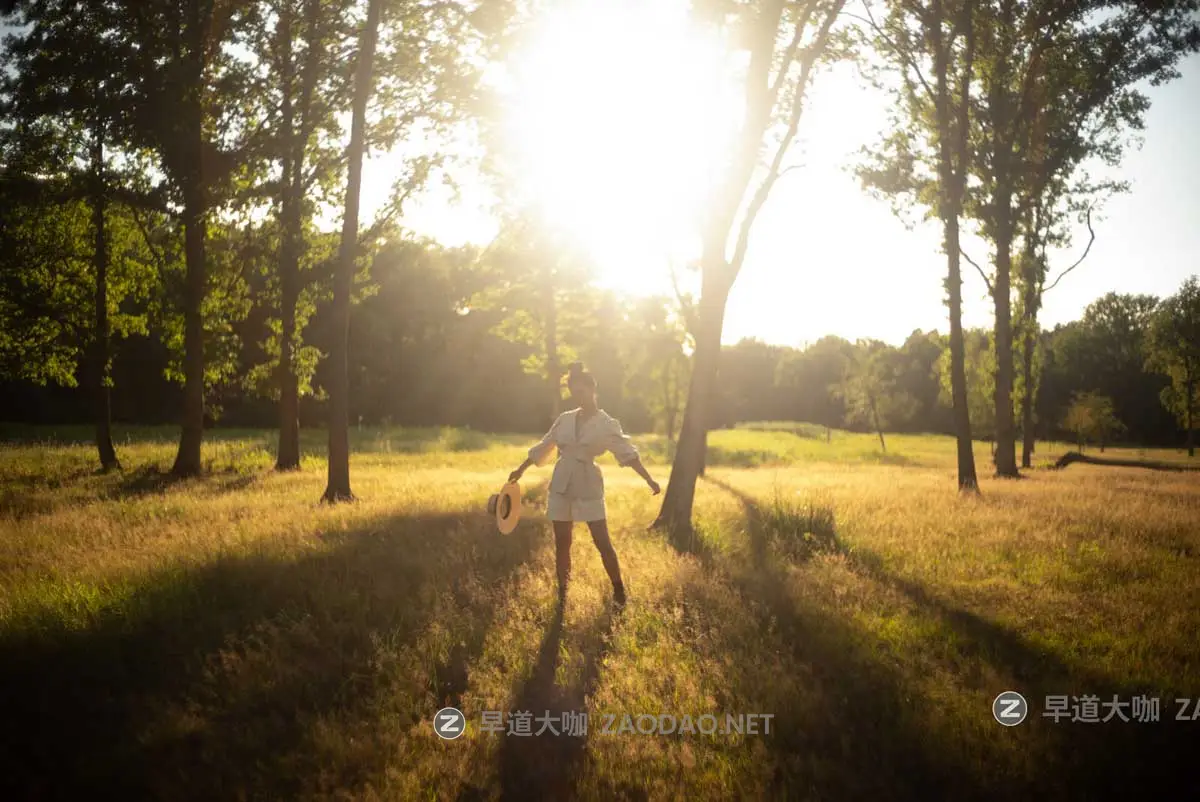 潮流电影质感红色/金棕色/深蓝色色调颗粒纹理模拟人文扫街照片调色Lightroom预设 Andre Josselin – Signature Presets插图30 潮流电影质感红色/金棕色/深蓝色色调颗粒纹理模拟人文扫街照片调色Lightroom预设 Andre Josselin – Signature Presets插图30