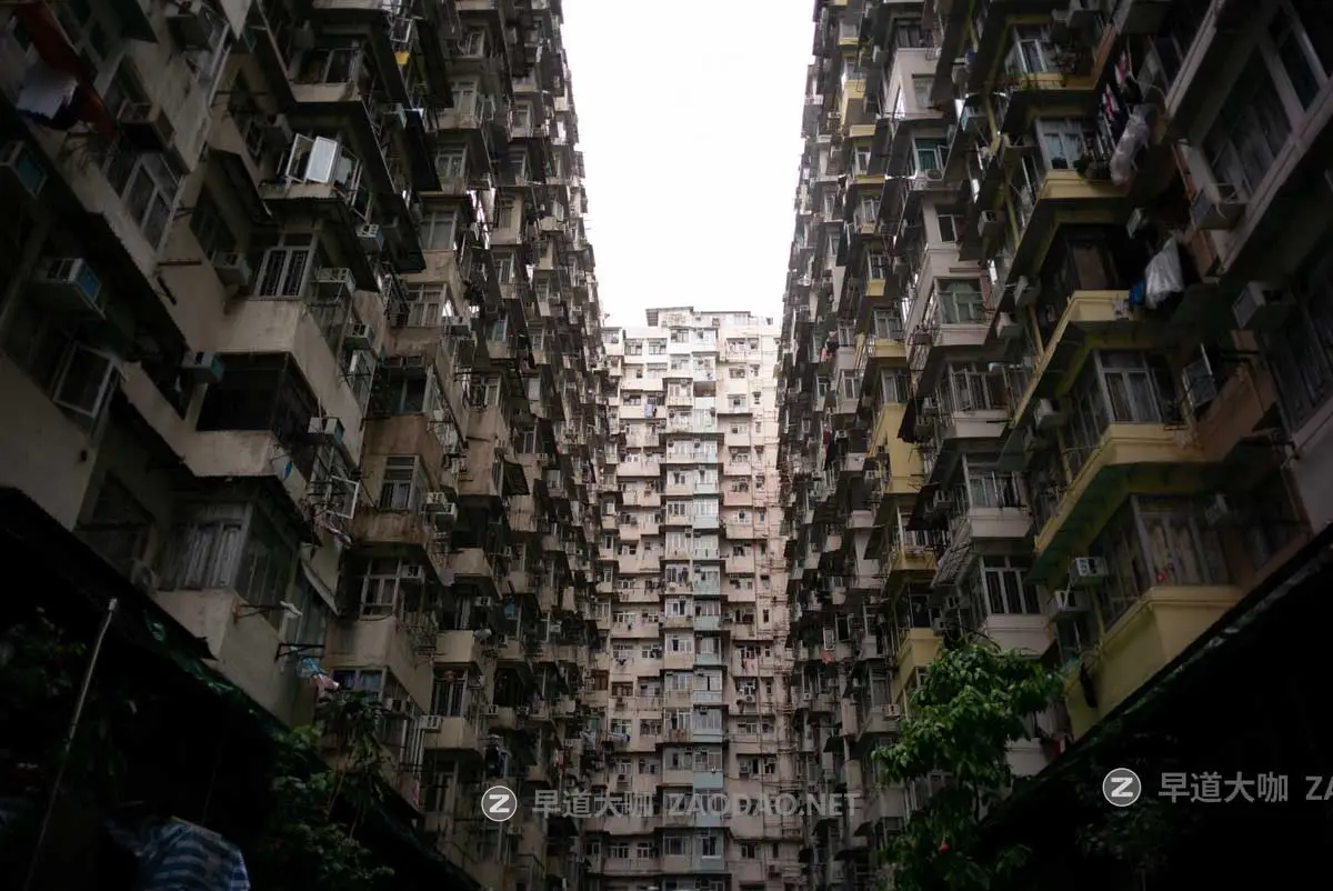 潮流电影质感红色/金棕色/深蓝色色调颗粒纹理模拟人文扫街照片调色Lightroom预设 Andre Josselin – Signature Presets插图28 潮流电影质感红色/金棕色/深蓝色色调颗粒纹理模拟人文扫街照片调色Lightroom预设 Andre Josselin – Signature Presets插图28