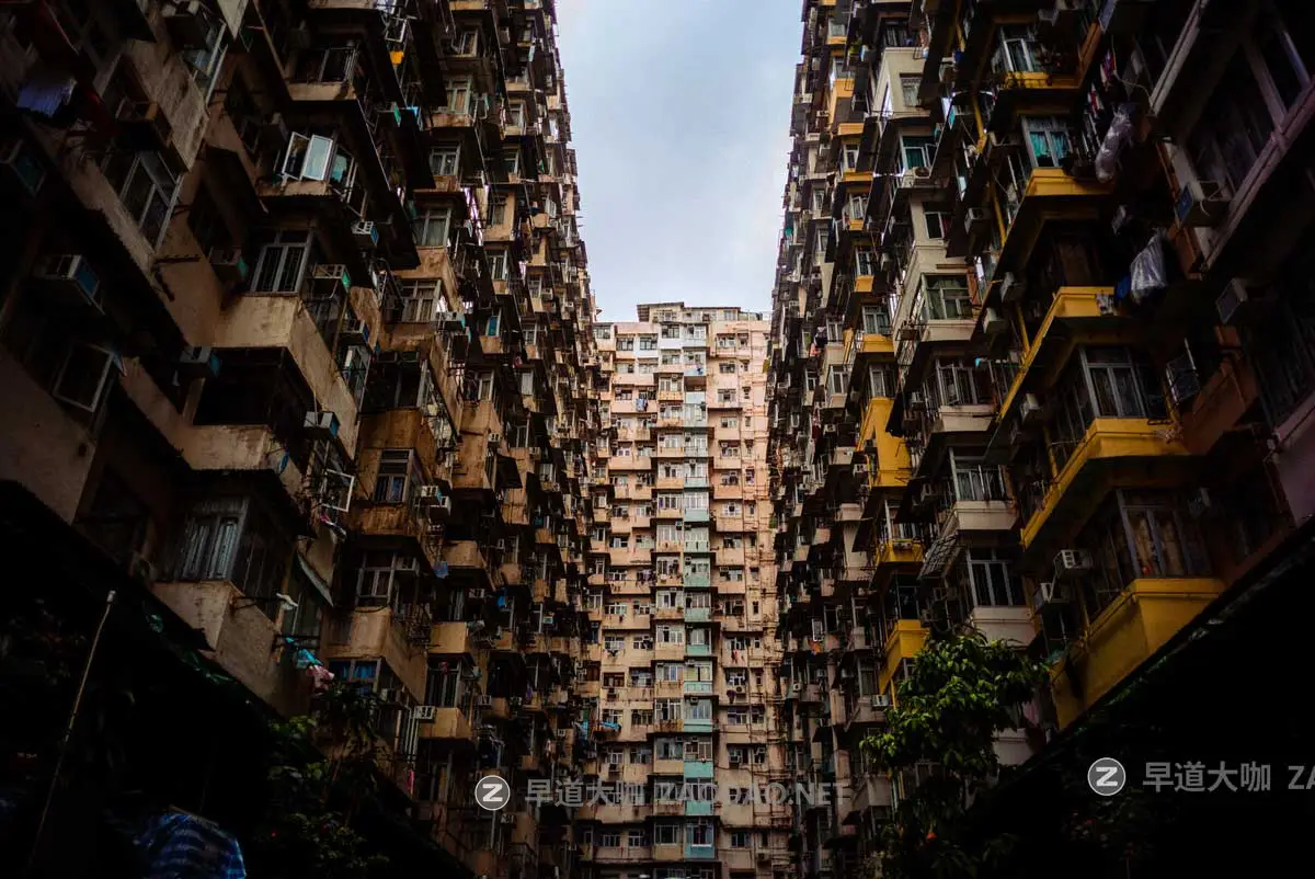 潮流电影质感红色/金棕色/深蓝色色调颗粒纹理模拟人文扫街照片调色Lightroom预设 Andre Josselin – Signature Presets插图27 潮流电影质感红色/金棕色/深蓝色色调颗粒纹理模拟人文扫街照片调色Lightroom预设 Andre Josselin – Signature Presets插图27