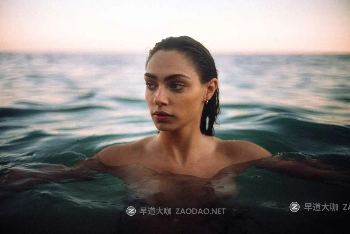 潮流电影质感红色/金棕色/深蓝色色调颗粒纹理模拟人文扫街照片调色Lightroom预设 Andre Josselin – Signature Presets插图21 潮流电影质感红色/金棕色/深蓝色色调颗粒纹理模拟人文扫街照片调色Lightroom预设 Andre Josselin – Signature Presets插图21