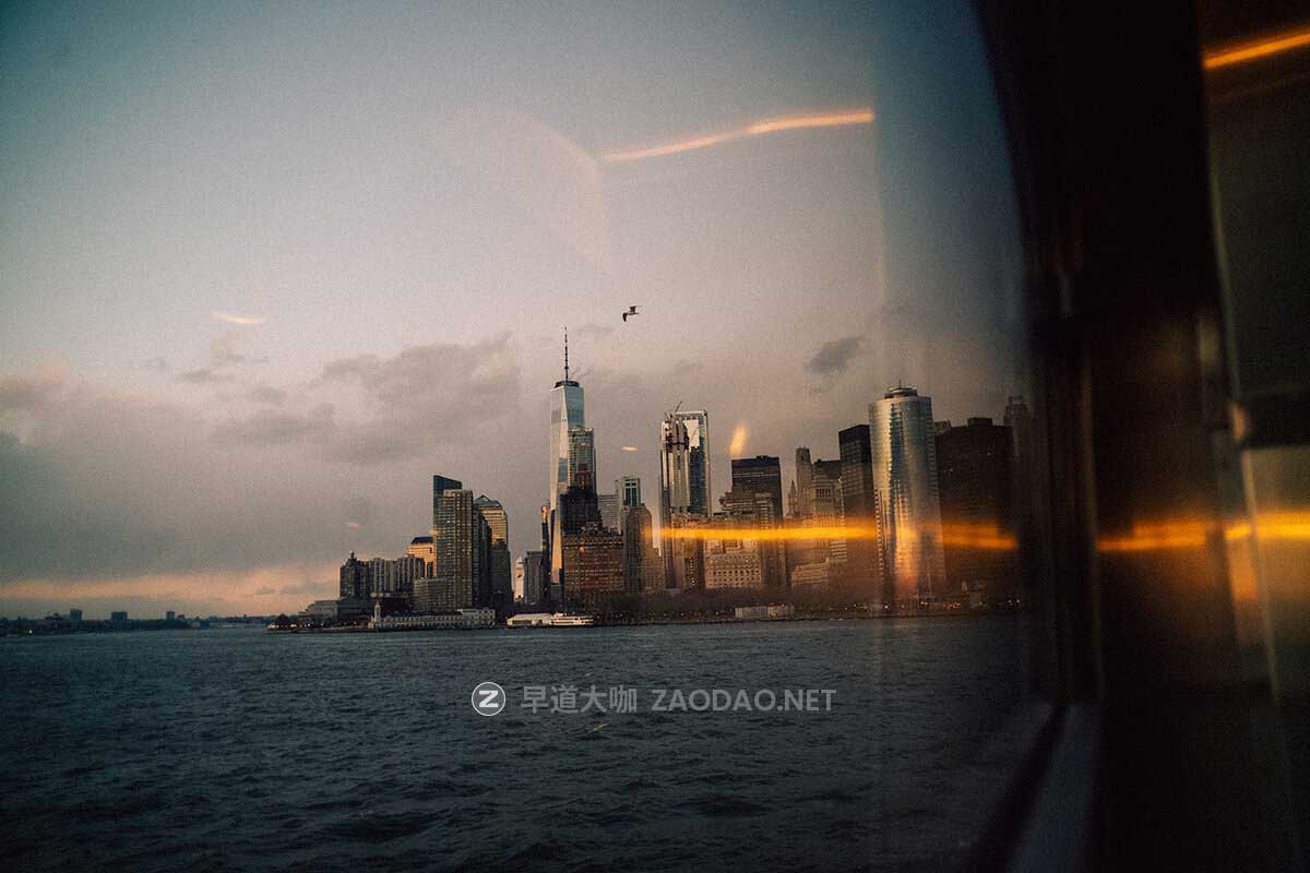 潮流电影质感红色/金棕色/深蓝色色调颗粒纹理模拟人文扫街照片调色Lightroom预设 Andre Josselin – Signature Presets插图33 潮流电影质感红色/金棕色/深蓝色色调颗粒纹理模拟人文扫街照片调色Lightroom预设 Andre Josselin – Signature Presets插图33