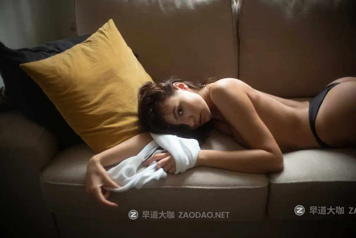 潮流电影质感红色/金棕色/深蓝色色调颗粒纹理模拟人文扫街照片调色Lightroom预设 Andre Josselin – Signature Presets插图20 潮流电影质感红色/金棕色/深蓝色色调颗粒纹理模拟人文扫街照片调色Lightroom预设 Andre Josselin – Signature Presets插图20