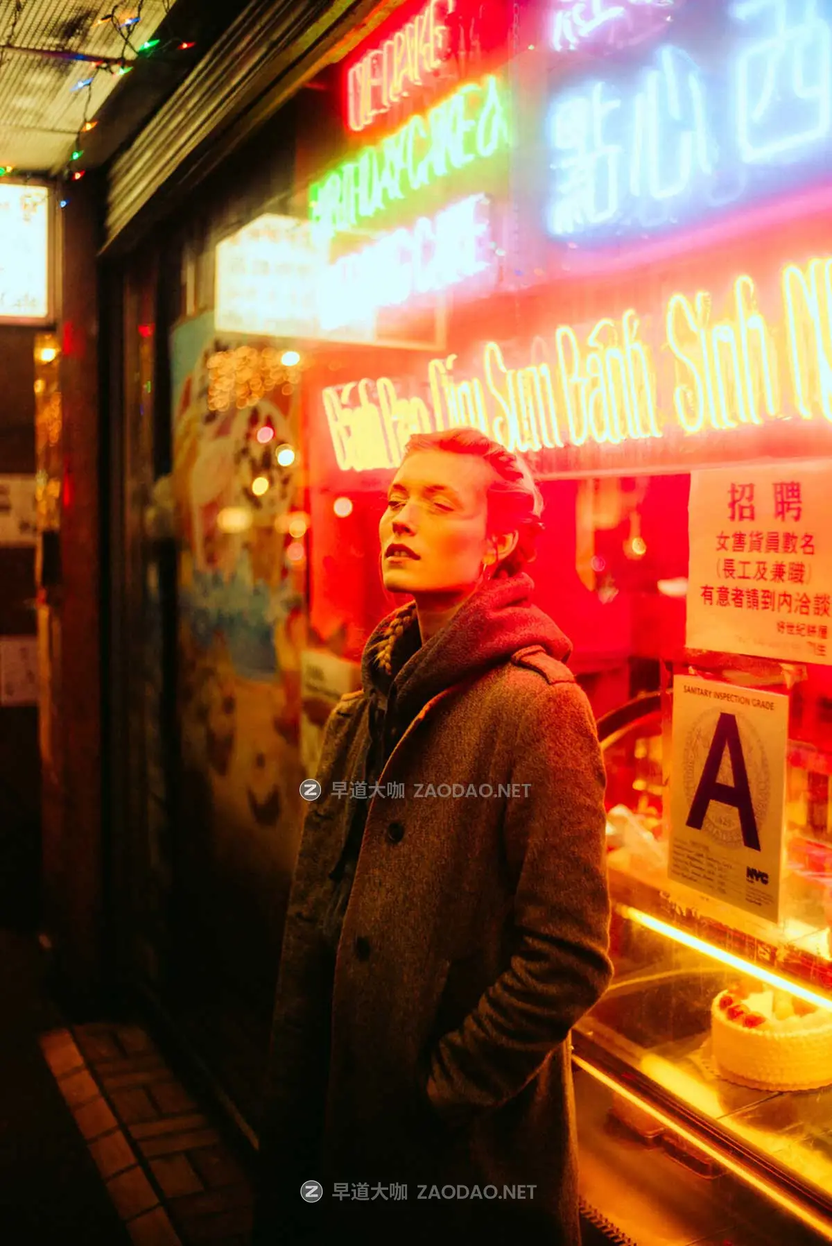 潮流电影质感红色/金棕色/深蓝色色调颗粒纹理模拟人文扫街照片调色Lightroom预设 Andre Josselin – Signature Presets插图2 潮流电影质感红色/金棕色/深蓝色色调颗粒纹理模拟人文扫街照片调色Lightroom预设 Andre Josselin – Signature Presets插图2