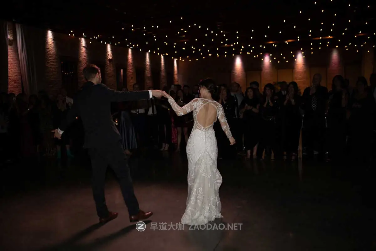 优雅温暖色调柔和绿色黑白色婚礼摄影肖像照片调色Lightroom预设包 Kailee Marie the sunday pack presets插图6 优雅温暖色调柔和绿色黑白色婚礼摄影肖像照片调色Lightroom预设包 Kailee Marie the sunday pack presets插图6