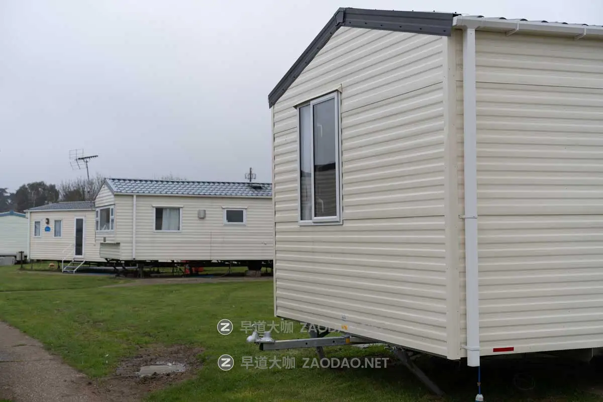 怀旧电影外观柯达Cinestill胶片颗粒模拟肖像扫街照片调色Lightroom预设/PS动作 Jamie Windsor – Lightroom Presets 4 – Cinestill插图23 怀旧电影外观柯达Cinestill胶片颗粒模拟肖像扫街照片调色Lightroom预设/PS动作 Jamie Windsor – Lightroom Presets 4 – Cinestill插图23