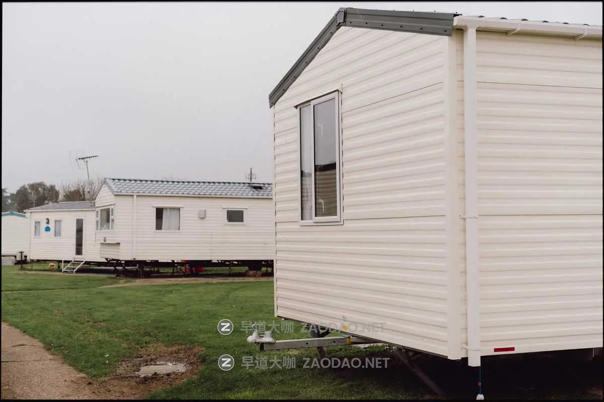 怀旧电影外观柯达Cinestill胶片颗粒模拟肖像扫街照片调色Lightroom预设/PS动作 Jamie Windsor – Lightroom Presets 4 – Cinestill插图24 怀旧电影外观柯达Cinestill胶片颗粒模拟肖像扫街照片调色Lightroom预设/PS动作 Jamie Windsor – Lightroom Presets 4 – Cinestill插图24