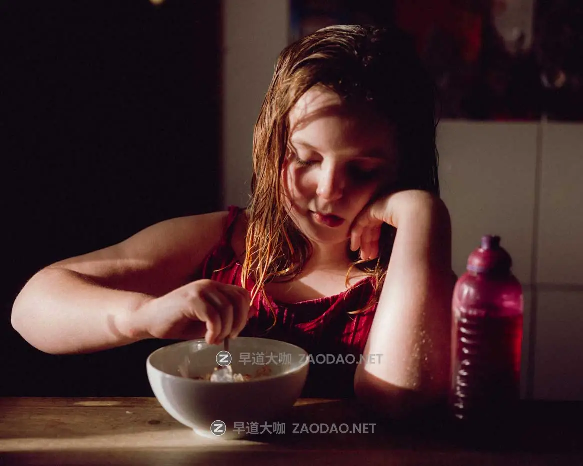 怀旧电影外观柯达Cinestill胶片颗粒模拟肖像扫街照片调色Lightroom预设/PS动作 Jamie Windsor – Lightroom Presets 4 – Cinestill插图27 怀旧电影外观柯达Cinestill胶片颗粒模拟肖像扫街照片调色Lightroom预设/PS动作 Jamie Windsor – Lightroom Presets 4 – Cinestill插图27