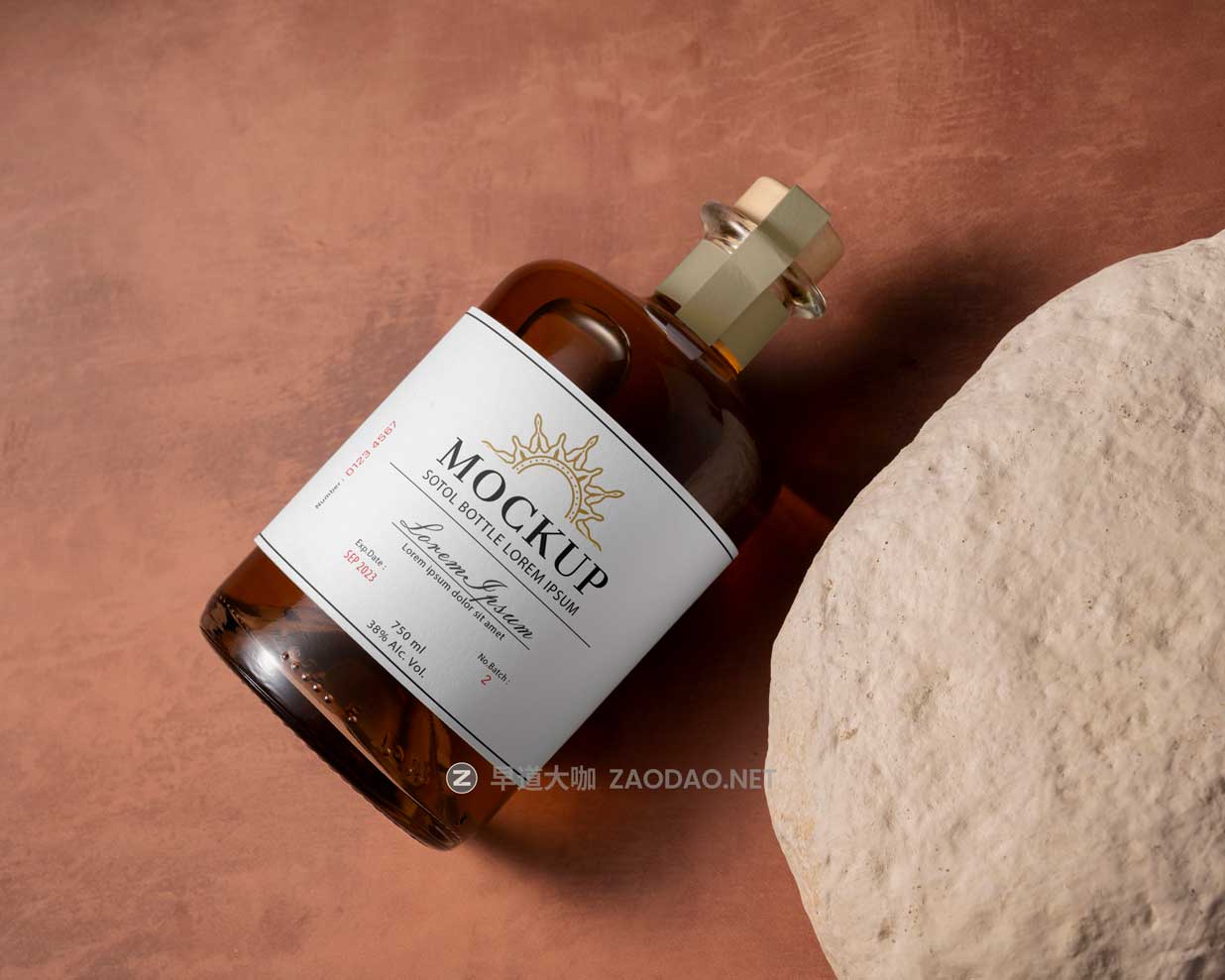 时尚国外红酒葡萄酒玻璃酒瓶标签贴纸设计展示效果图PSD样机MOCKUP模板素材 Sotol Bottle Mockup Vol 1插图5