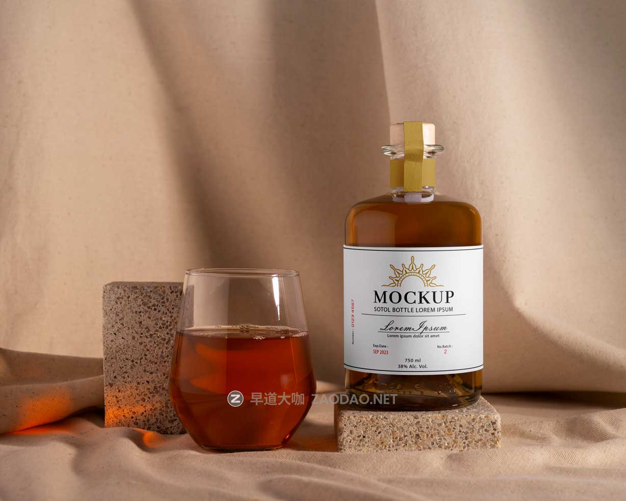 时尚国外红酒葡萄酒玻璃酒瓶标签贴纸设计展示效果图PSD样机MOCKUP模板素材 Sotol Bottle Mockup Vol 1插图7