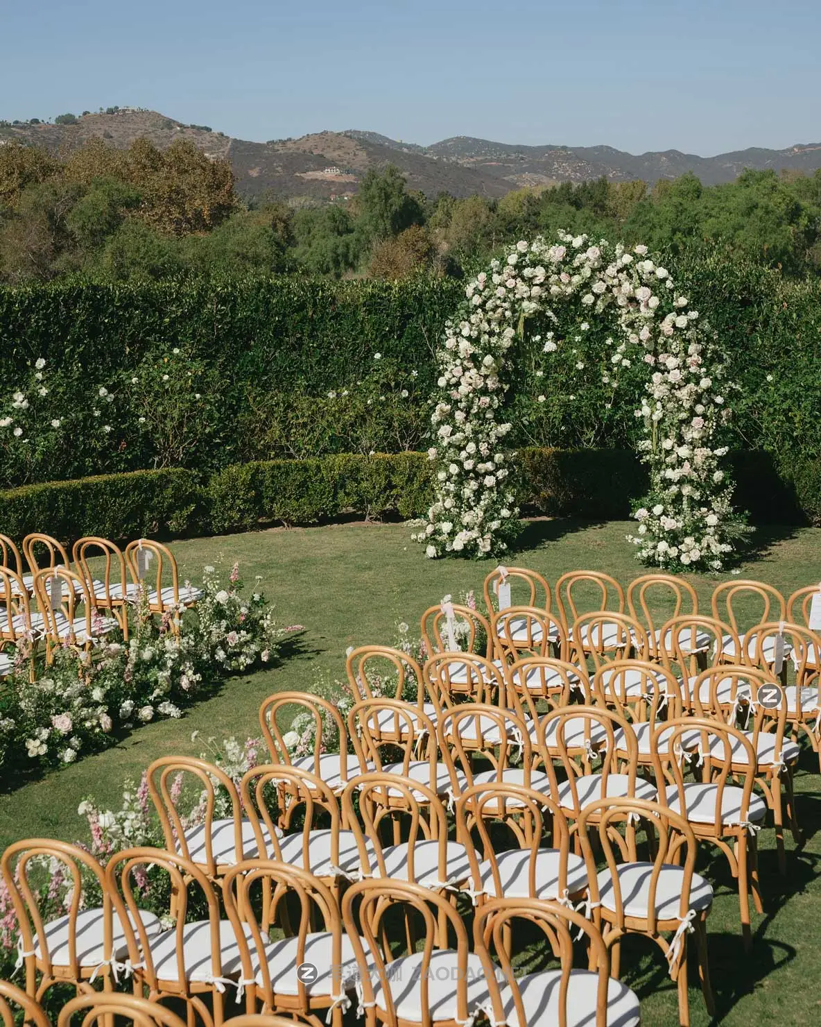 怀旧梦幻电影风格永恒婚礼摄影照片调色Lightroom预设 Ria Georgia – The NOstALGIA PACK LIGHTROOM CLASSIC PRESETS插图7 怀旧梦幻电影风格永恒婚礼摄影照片调色Lightroom预设 Ria Georgia – The NOstALGIA PACK LIGHTROOM CLASSIC PRESETS插图7