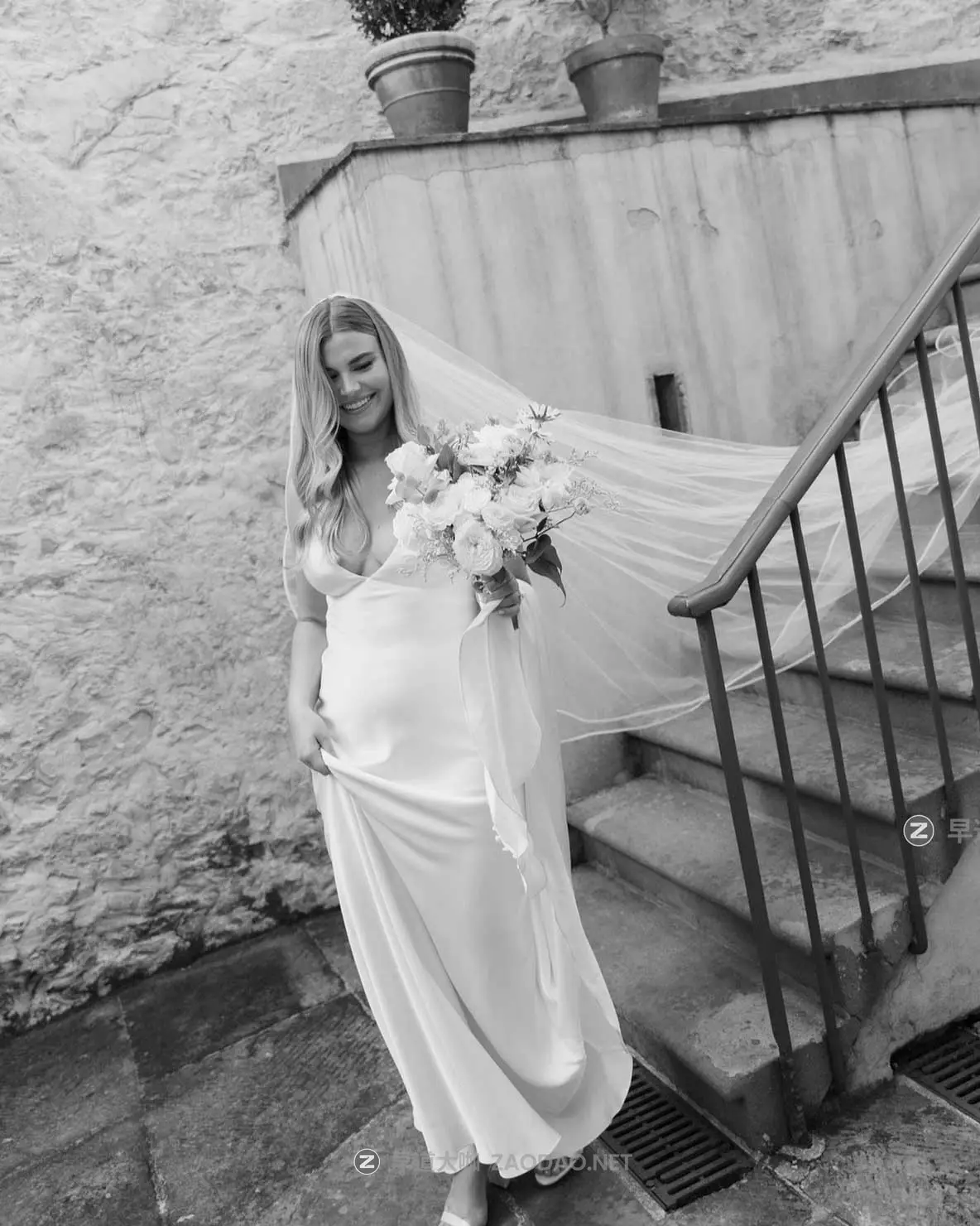 怀旧梦幻电影风格永恒婚礼摄影照片调色Lightroom预设 Ria Georgia – The NOstALGIA PACK LIGHTROOM CLASSIC PRESETS插图5 怀旧梦幻电影风格永恒婚礼摄影照片调色Lightroom预设 Ria Georgia – The NOstALGIA PACK LIGHTROOM CLASSIC PRESETS插图5