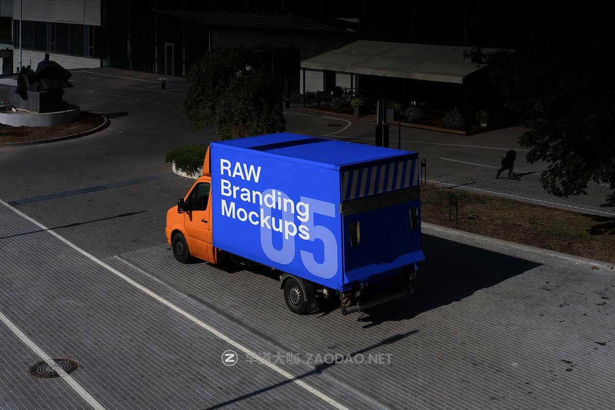 7款高级街头广告牌海报旗帜Vi品牌设计PS展示贴图样机模板素材 City Branding Billboard Mockups / RAW Series 3插图4