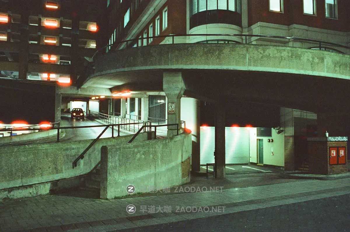 怀旧电影外观柯达Cinestill胶片颗粒模拟肖像扫街照片调色Lightroom预设/PS动作 Jamie Windsor – Lightroom Presets 4 – Cinestill插图7 怀旧电影外观柯达Cinestill胶片颗粒模拟肖像扫街照片调色Lightroom预设/PS动作 Jamie Windsor – Lightroom Presets 4 – Cinestill插图7