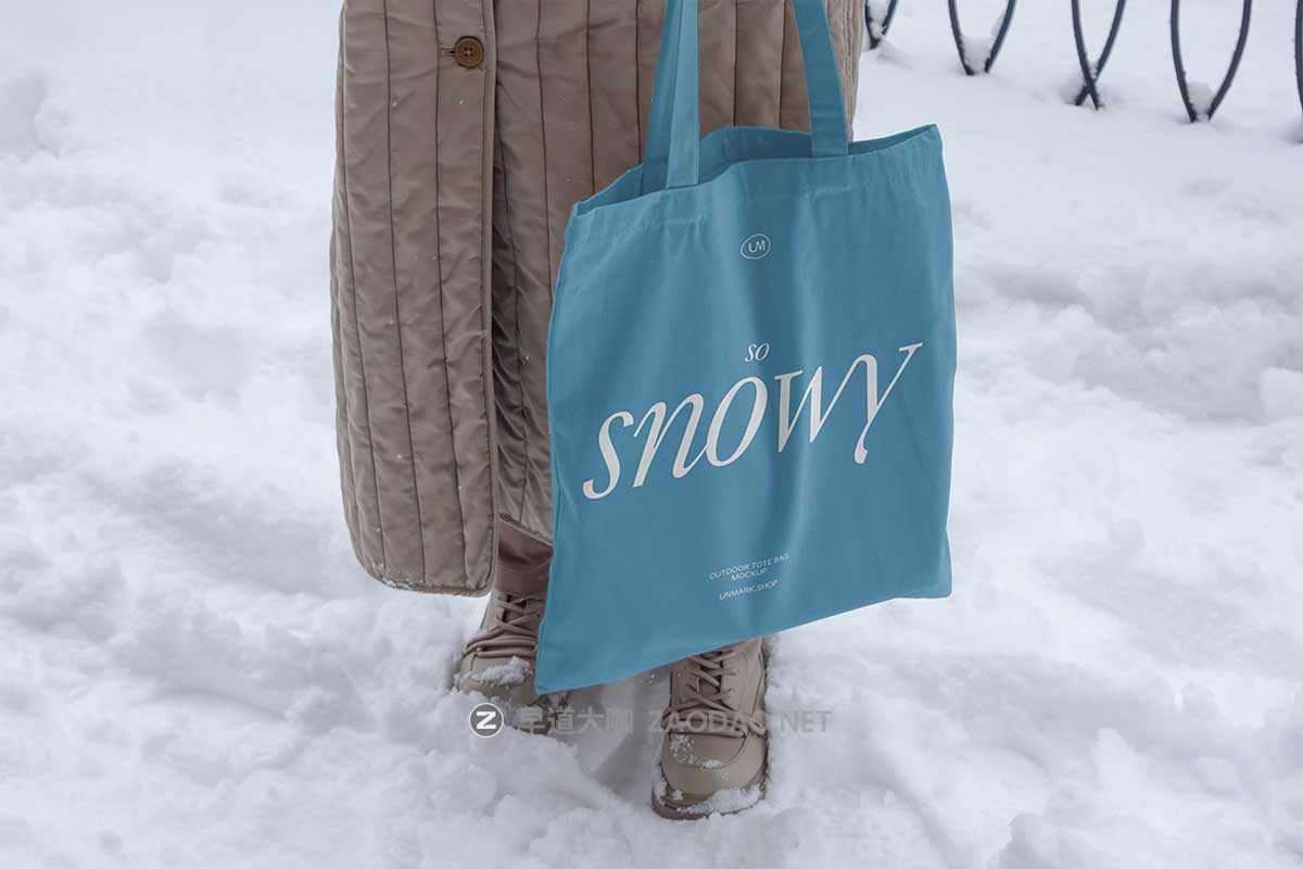 7款雪地雪景场景名片帆布袋毛线帽子包装盒VI展示PS贴图样机模板 So Snowy Collection插图4