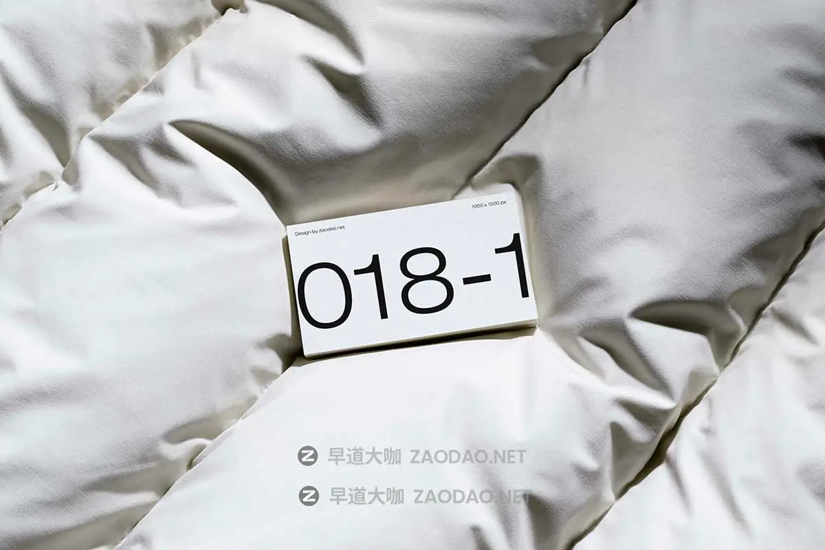 4款时尚质感羽绒服背景名片卡片吊牌iPhone手机Vi设计展示PS贴图样机 The Mockups – Branding Mockup Vol 1插图1 4款时尚质感羽绒服背景名片卡片吊牌iPhone手机Vi设计展示PS贴图样机 The Mockups – Branding Mockup Vol 1插图1