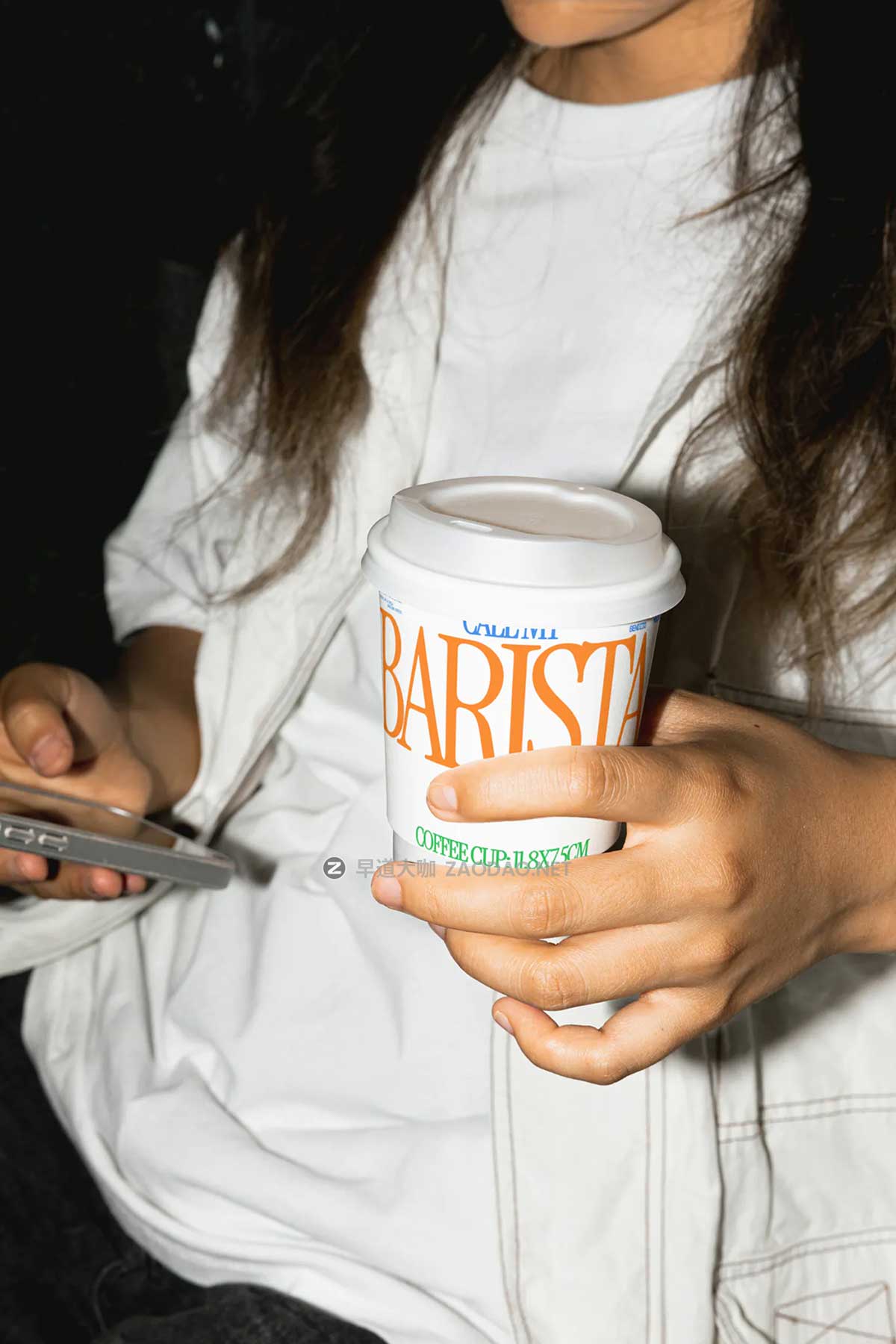 6款国外风咖啡VI品牌设计纸杯海报易拉罐T恤iPhone手机海报PS展示贴图样机模板 Bendito Mockup – Call My Barista Coffee Mockup Vol 1插图4