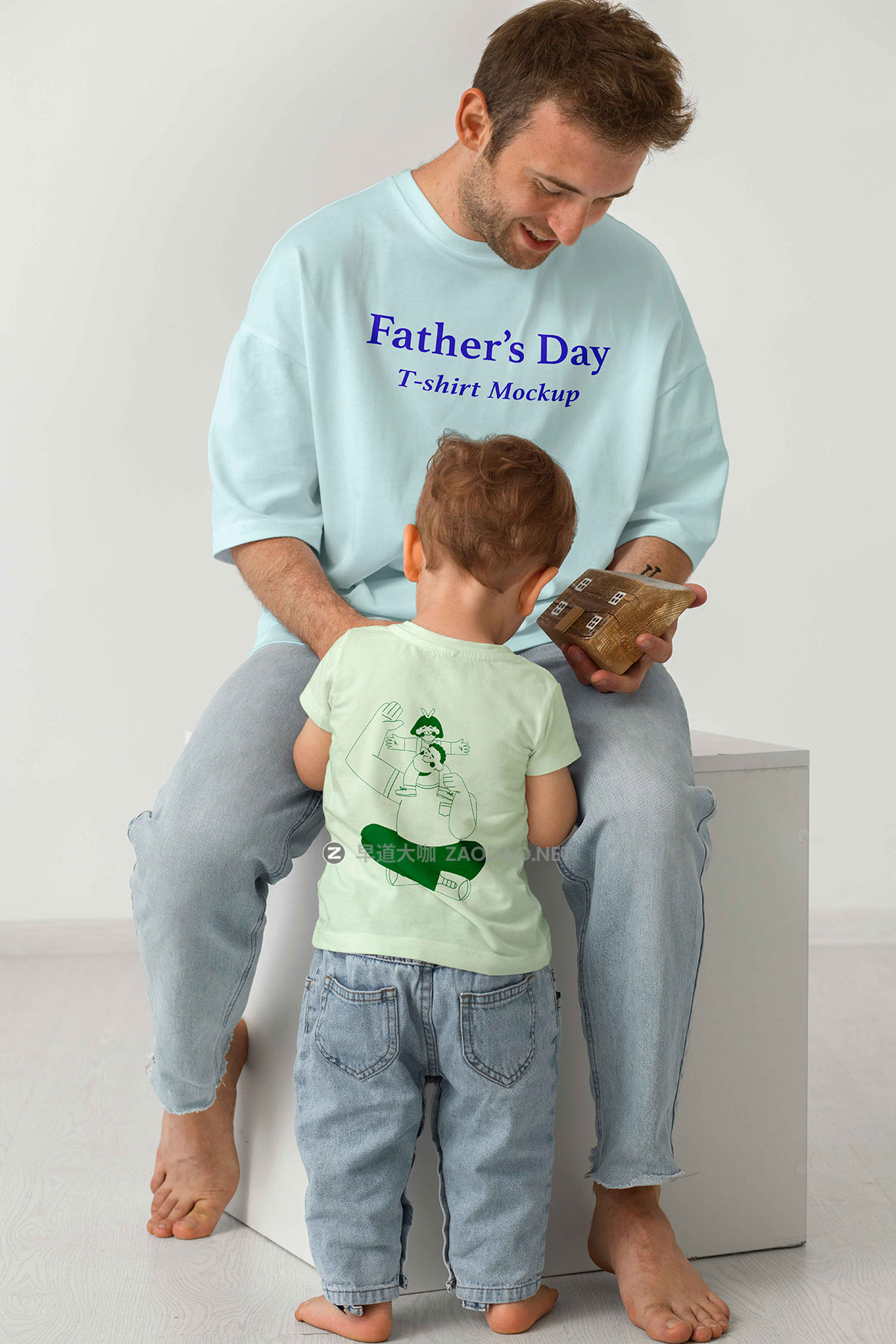 6款国外模特亲子装T恤半袖印花图案设计Ps贴图样机模板 T-shirt Mockup插图4