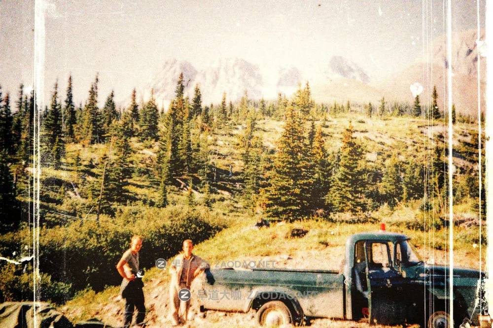 复古划痕电影照片效果ps特效滤镜样机 Retro Vibes Film Photo Effect插图3 复古划痕电影照片效果ps特效滤镜样机 Retro Vibes Film Photo Effect插图3