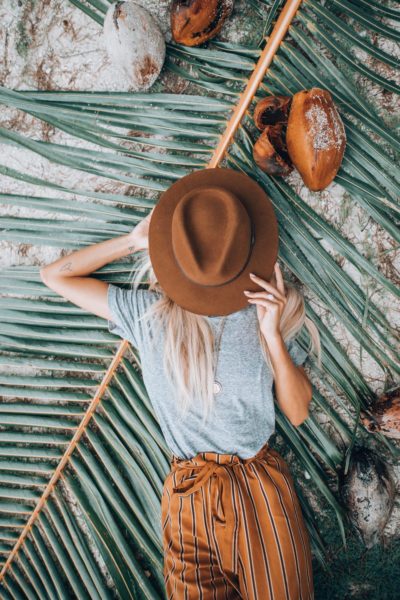 海岛沙滩旅行度假摄影照片调色调色Lightroom预设 Meg Legs – Bora Bora Lightroom Presets特色图 海岛沙滩旅行度假摄影照片调色调色Lightroom预设 Meg Legs – Bora Bora Lightroom Presets