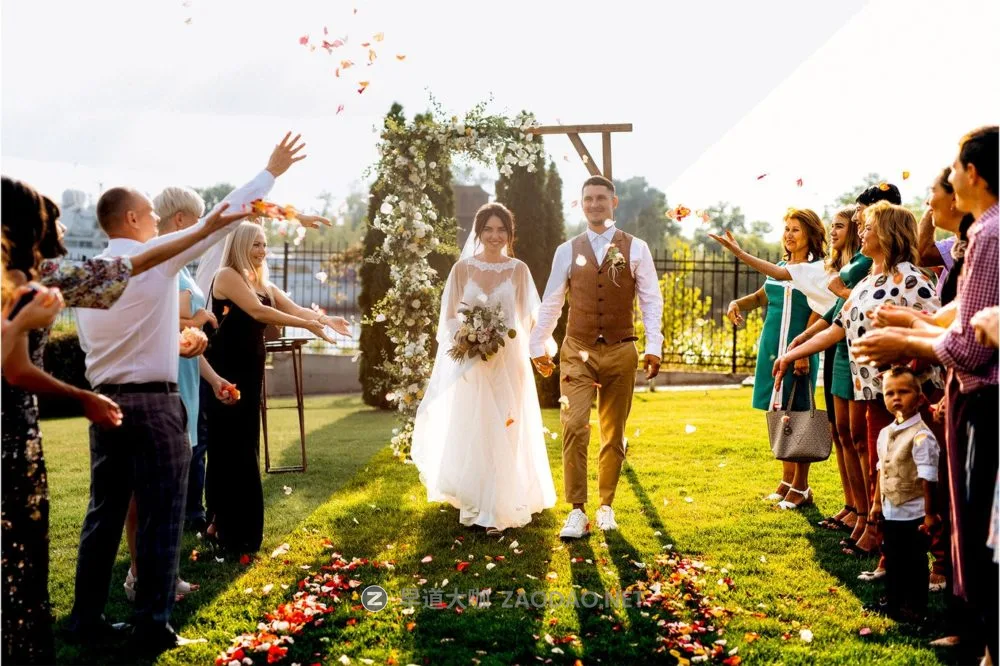 10组现代时尚风景肖像婚礼摄影照片调色Lightroom预设 Lightroom Preset – Eternal Love插图1 10组现代时尚风景肖像婚礼摄影照片调色Lightroom预设 Lightroom Preset – Eternal Love插图1