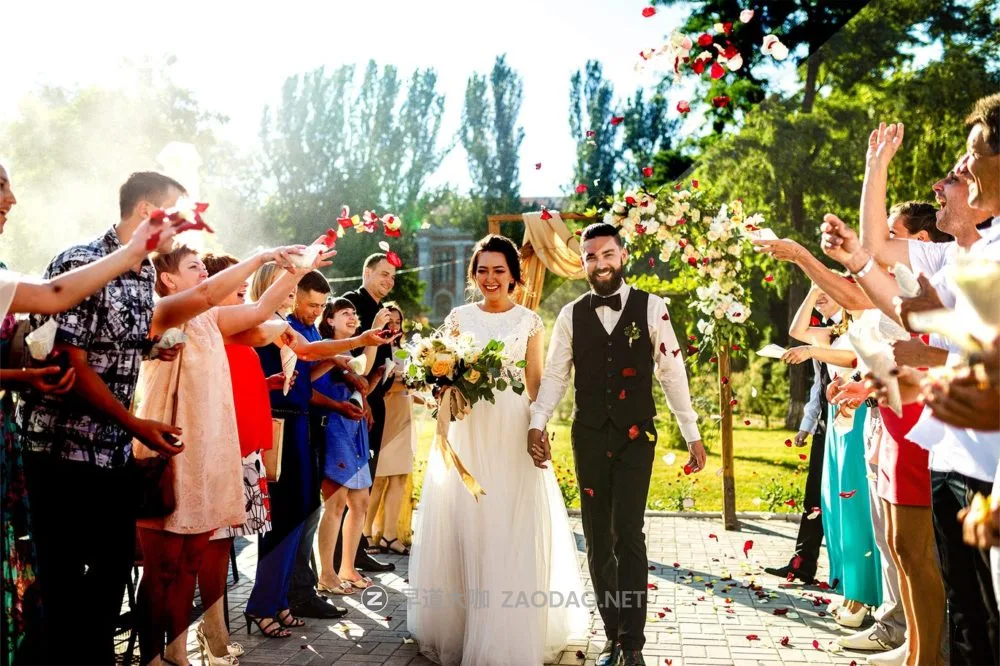 10组现代时尚风景肖像婚礼摄影照片调色Lightroom预设 Lightroom Preset – Eternal Love插图3 10组现代时尚风景肖像婚礼摄影照片调色Lightroom预设 Lightroom Preset – Eternal Love插图3