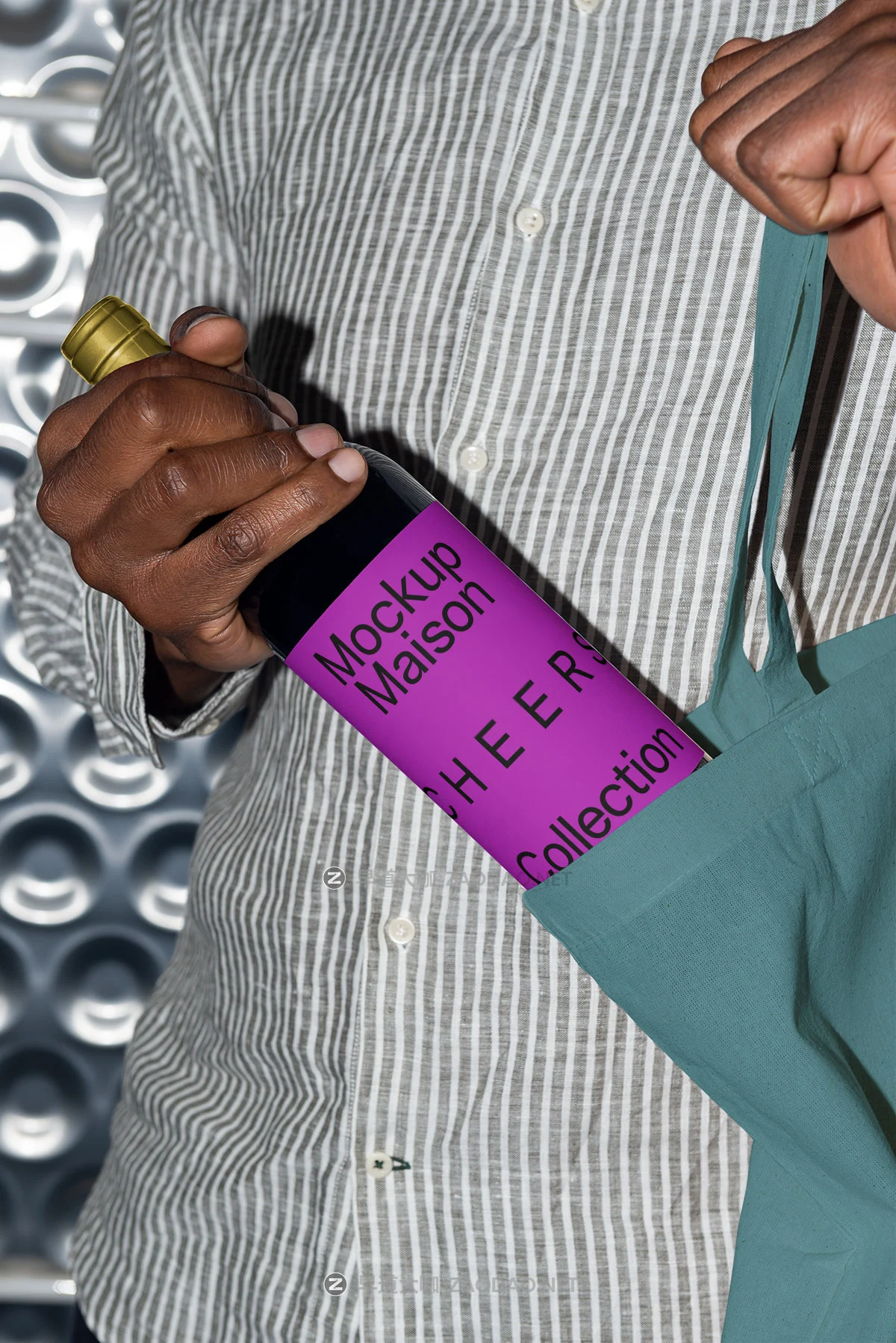 8款小众红酒标签咖啡纸杯帆布袋菜单卡片海报品牌VI设计展示PS贴图样机模板 Mockup.Maison – Cheers Collection P2插图5 8款小众红酒标签咖啡纸杯帆布袋菜单卡片海报品牌VI设计展示PS贴图样机模板 Mockup.Maison – Cheers Collection P2插图5