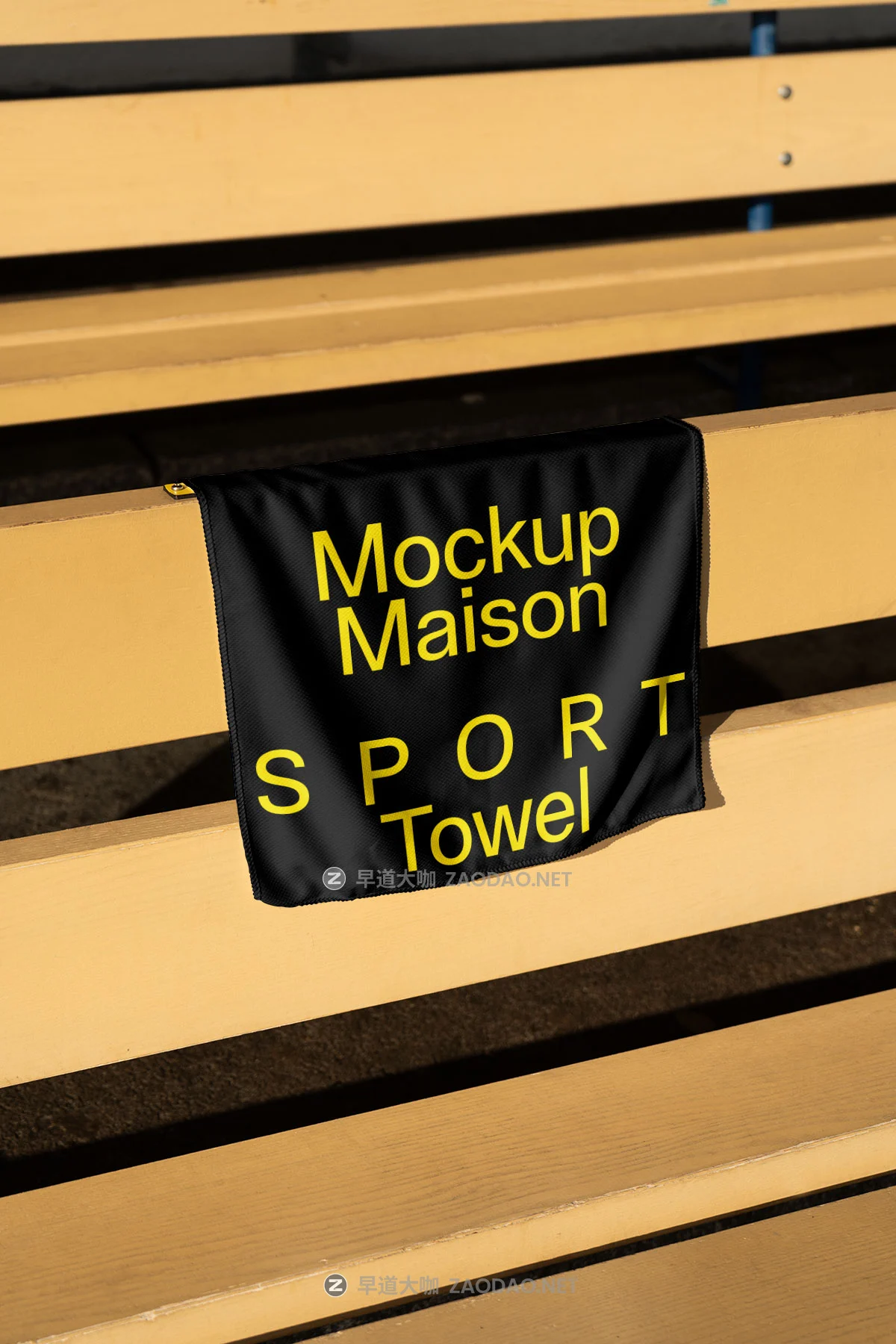 8款高级背包背心T恤毛巾iPhone手机画册水杯运动品牌VI设计PS贴图样机模板 Mockup.Maison – Sport Collection P4插图7 8款高级背包背心T恤毛巾iPhone手机画册水杯运动品牌VI设计PS贴图样机模板 Mockup.Maison – Sport Collection P4插图7