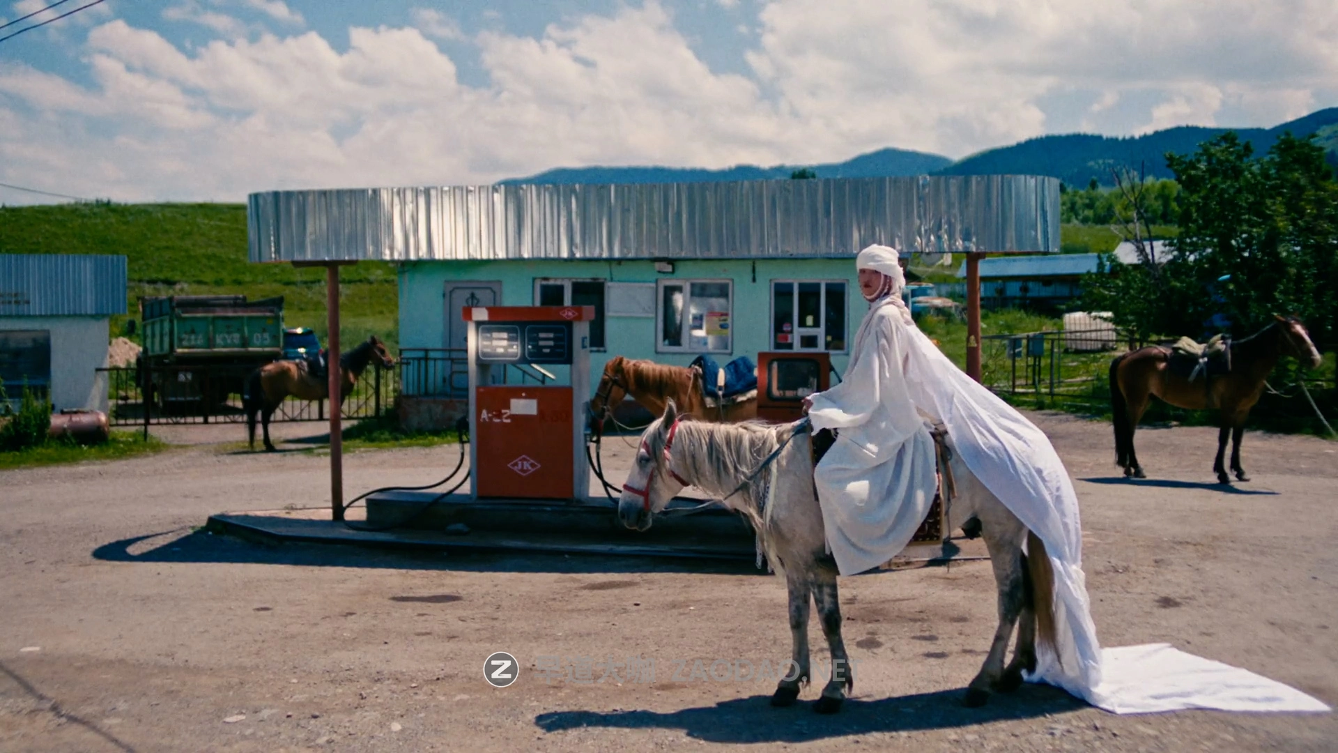 Serr – FilmVision Pro V1.1 专业电影级柯达富士胶片模拟色彩分级调色达芬奇节点 + LUT预设 + 视频教程(中文字幕)插图3 Serr – FilmVision Pro V1.1 专业电影级柯达富士胶片模拟色彩分级调色达芬奇节点 + LUT预设 + 视频教程(中文字幕)插图3