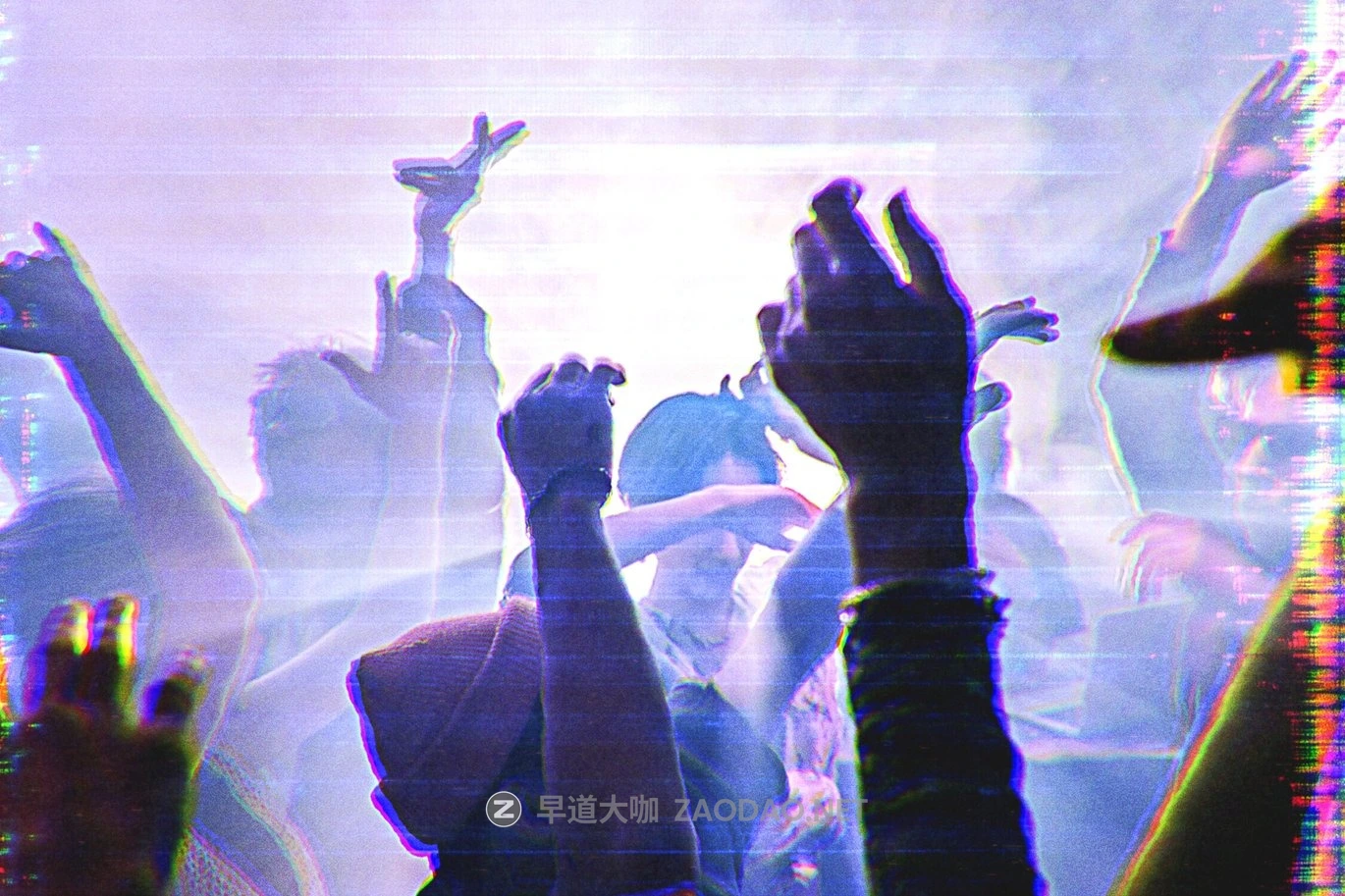 故障模糊发光VHS磁带照片效果ps特效滤镜样机 VHS Tape Photo Effect插图1 故障模糊发光VHS磁带照片效果ps特效滤镜样机 VHS Tape Photo Effect插图1