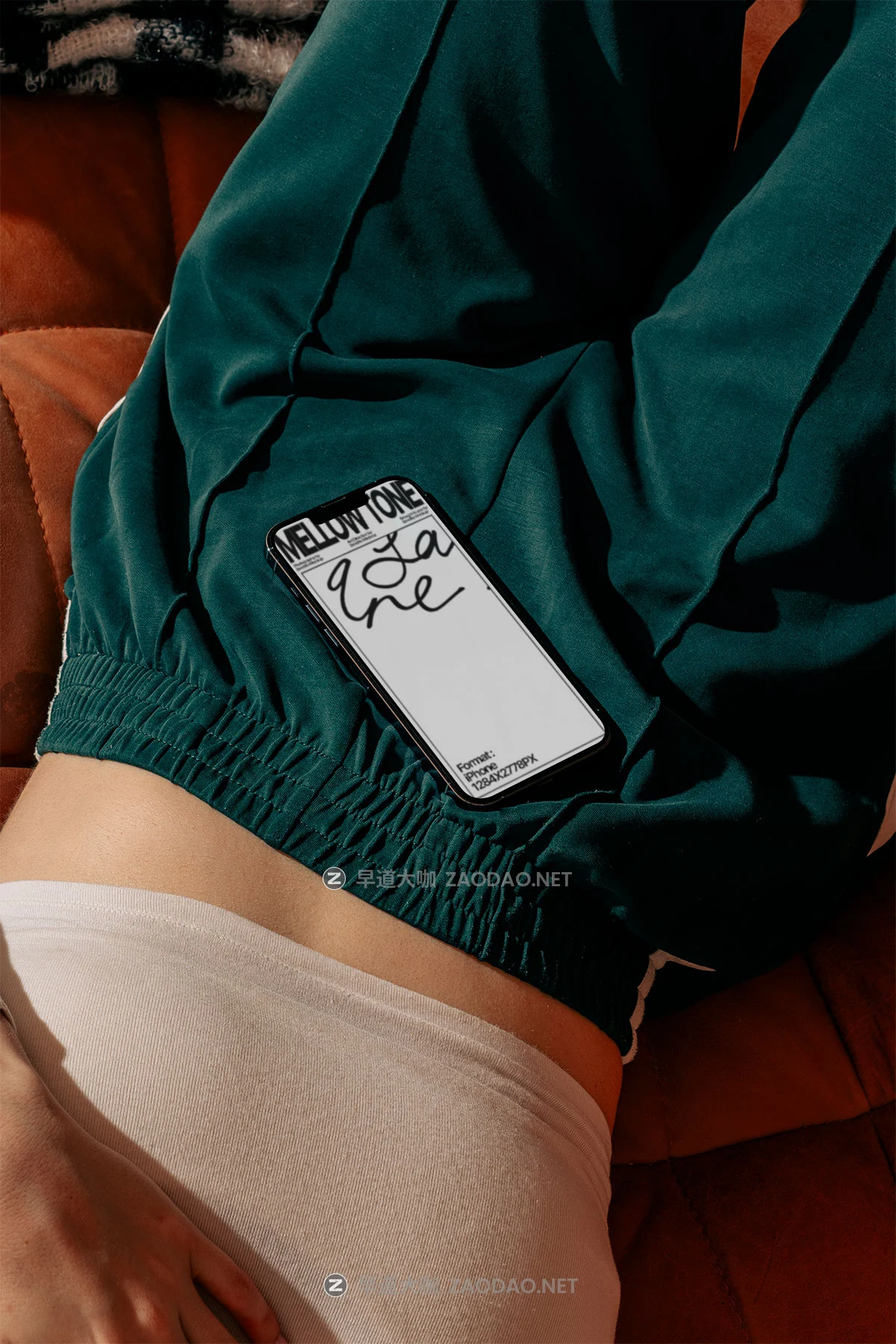 7款国外小众画册iPhone手机Mac电脑iPad平板海报品牌VI设计展示PS贴图样机 Bendito.Mockup – Mellow Tone Collection P5插图6 7款国外小众画册iPhone手机Mac电脑iPad平板海报品牌VI设计展示PS贴图样机 Bendito.Mockup – Mellow Tone Collection P5插图6